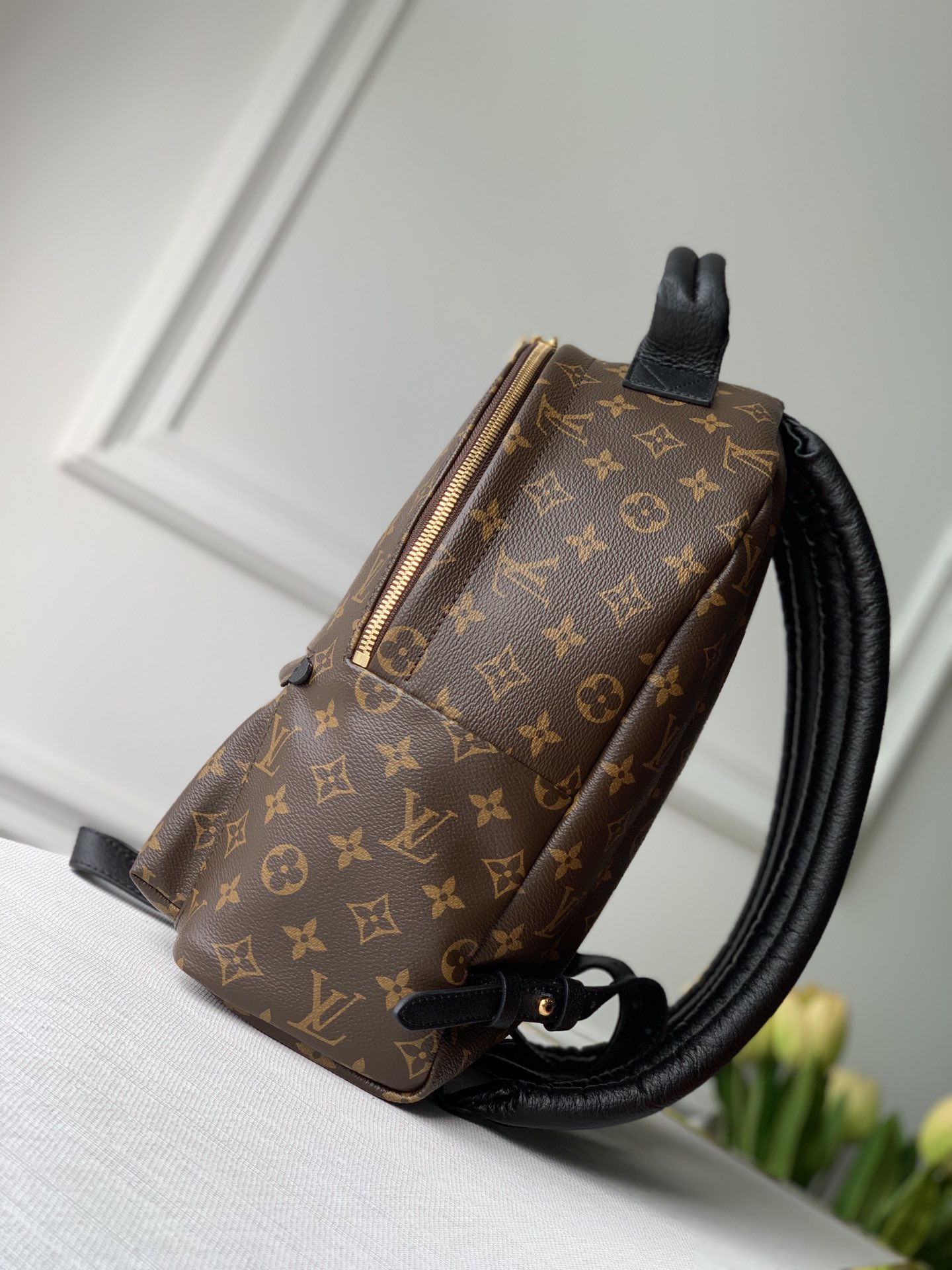 l**is V*t*n mm backpack-28*33*16cm