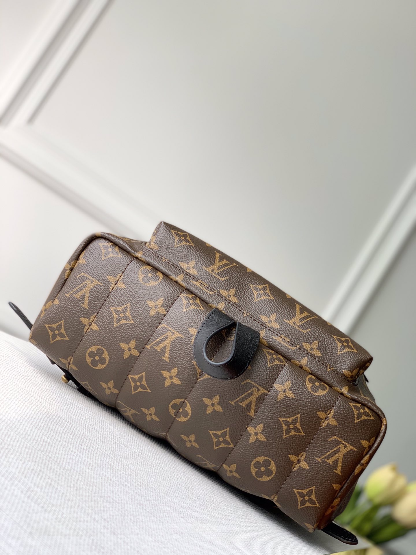 l**is V*t*n mm backpack-28*33*16cm