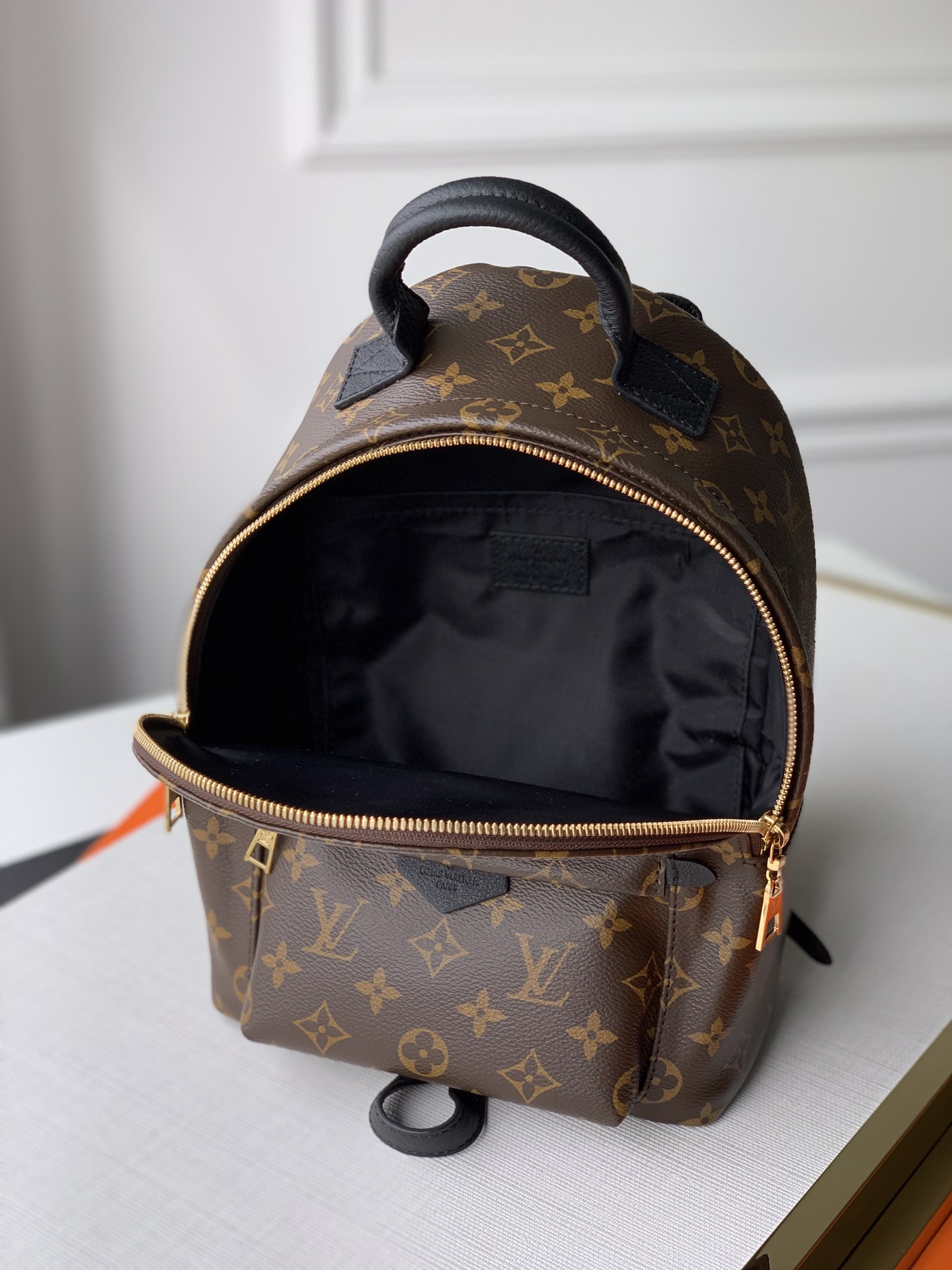 l**is V*t*n backpack-m44871-22*19*10cm
