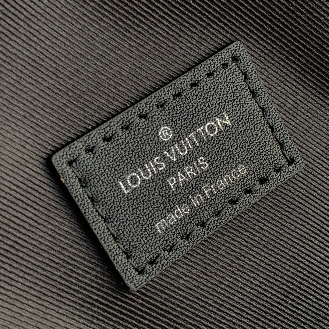 l**is V*t*n campus backpack-30*39*13cm