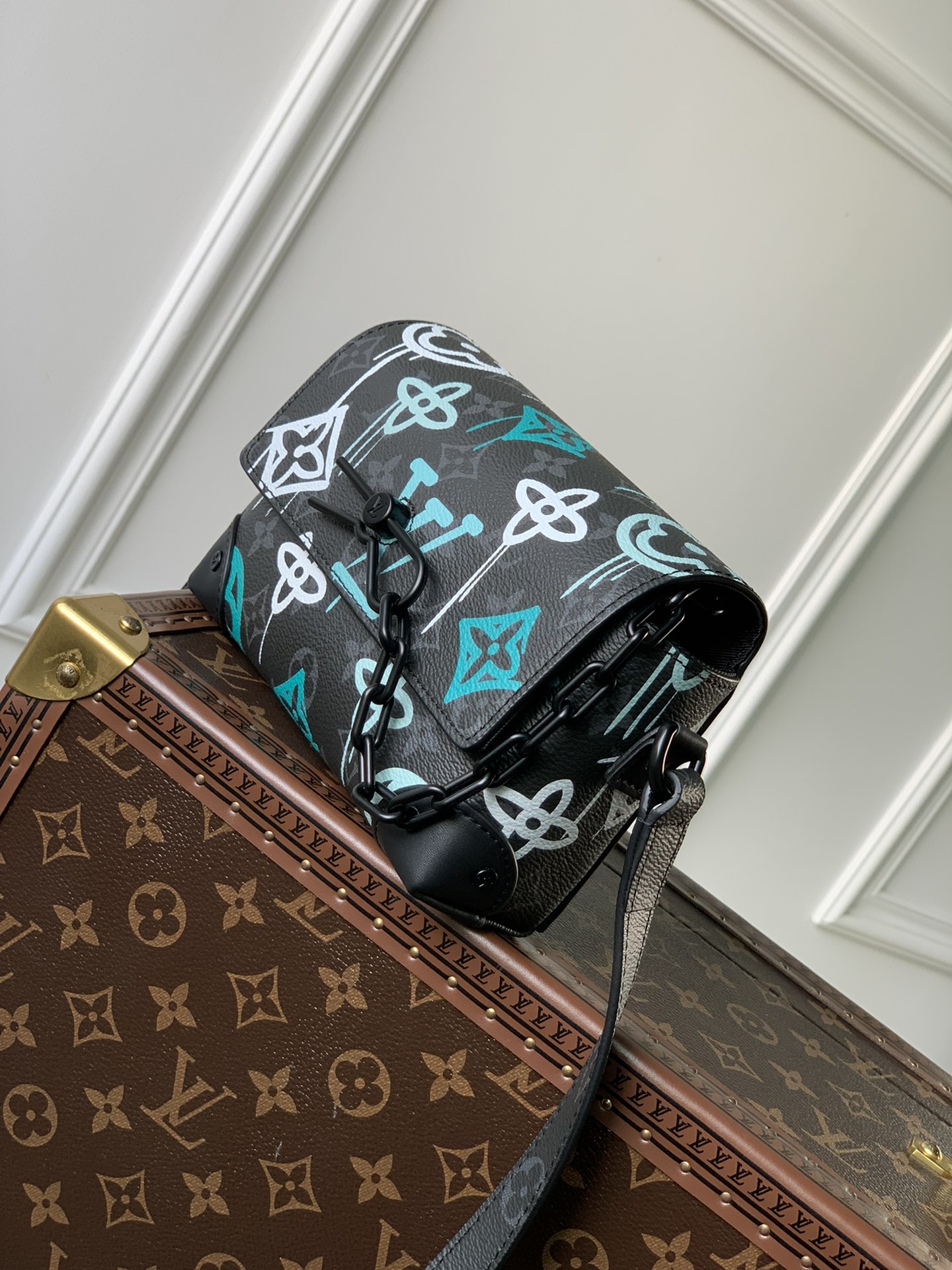 l**is V*t*nsteamer bag-18x 11x 6.5cm