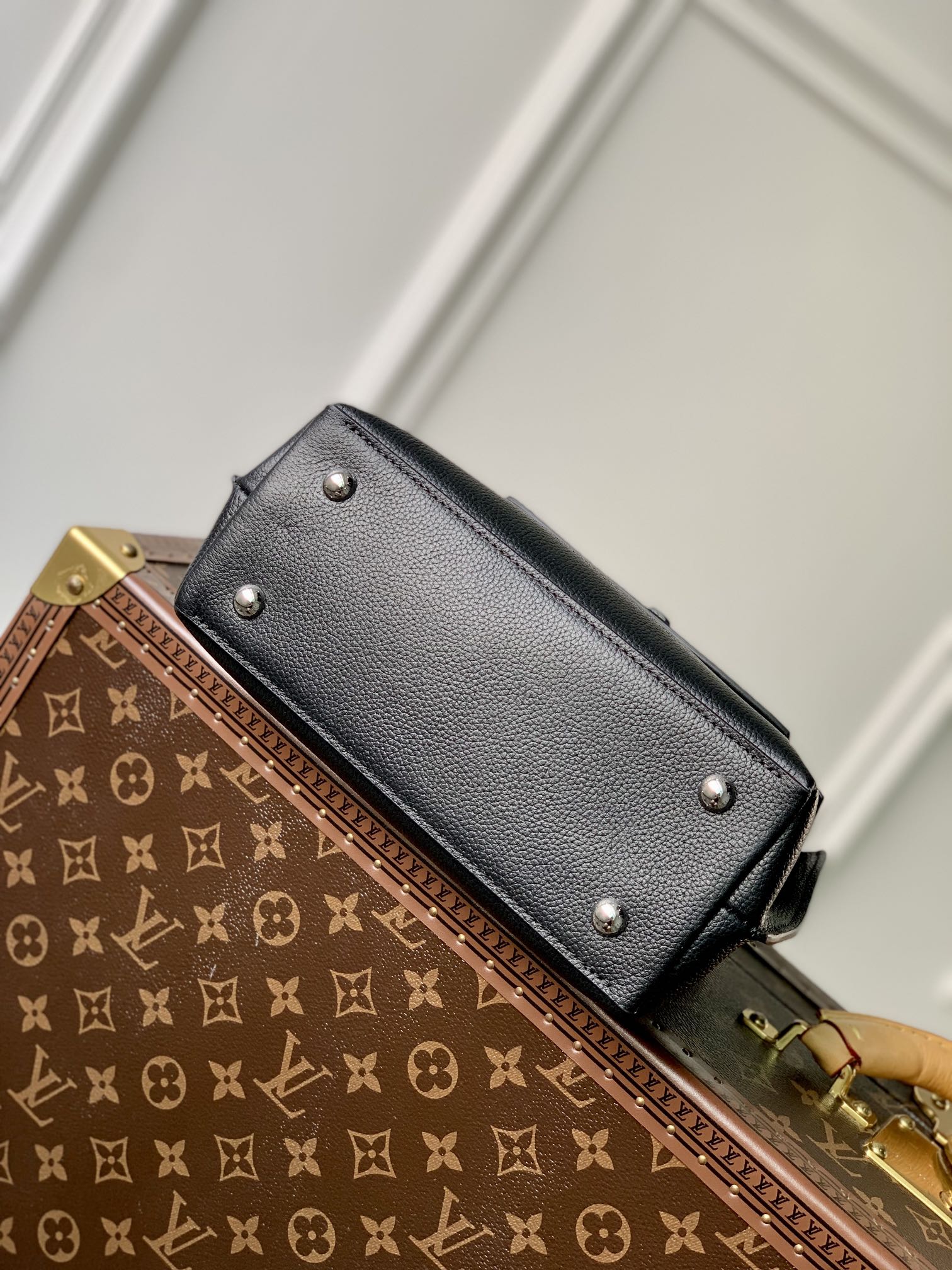 l**is V*t*n lockme ever 23x17x10cm