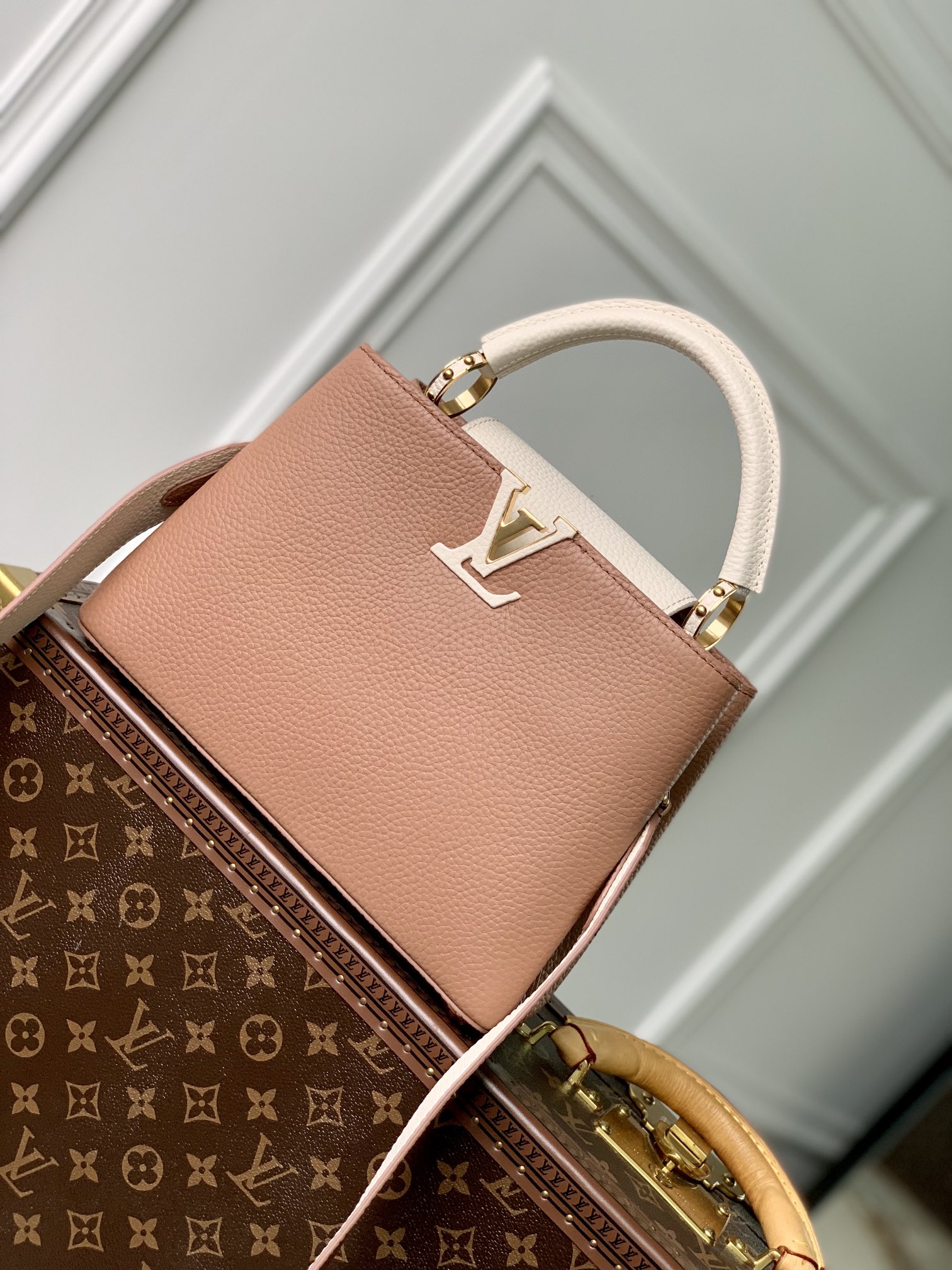 l**is V*t*n capucines bb-27*18*9cm