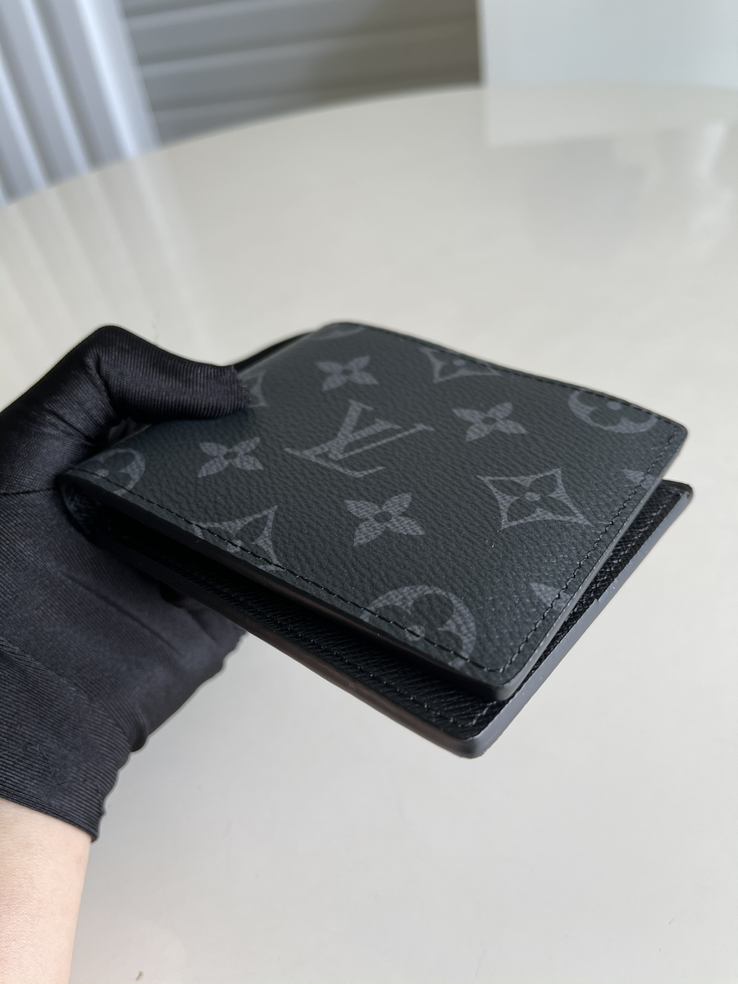 l**is V*t*n slender wallet-m62294-11*9*2cm