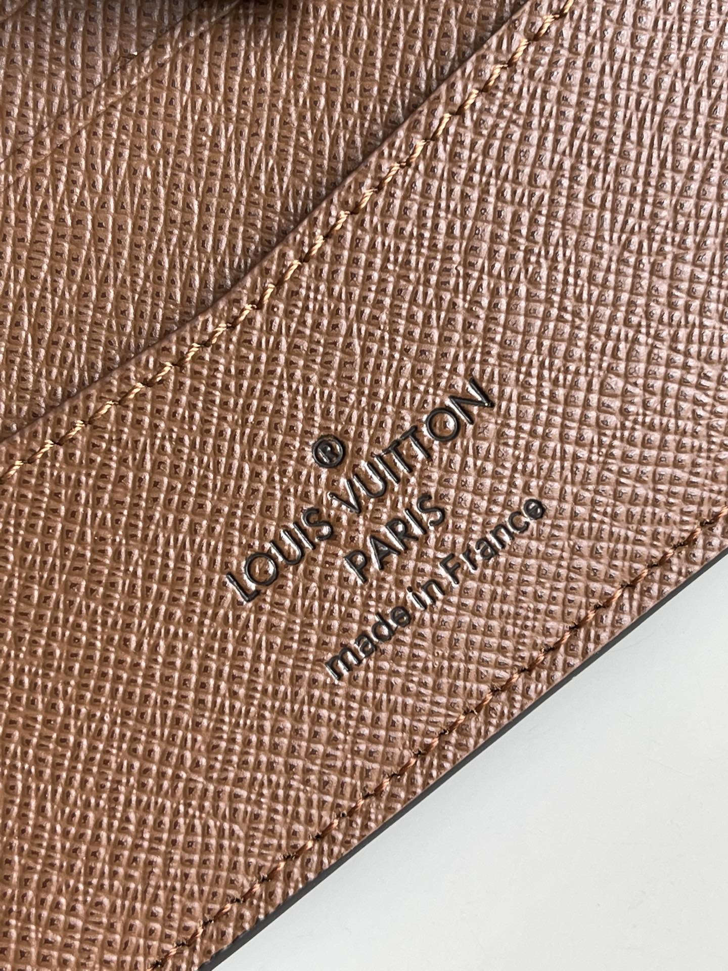 l**is V*t*n slender wallet-m62294-11*9*2cm