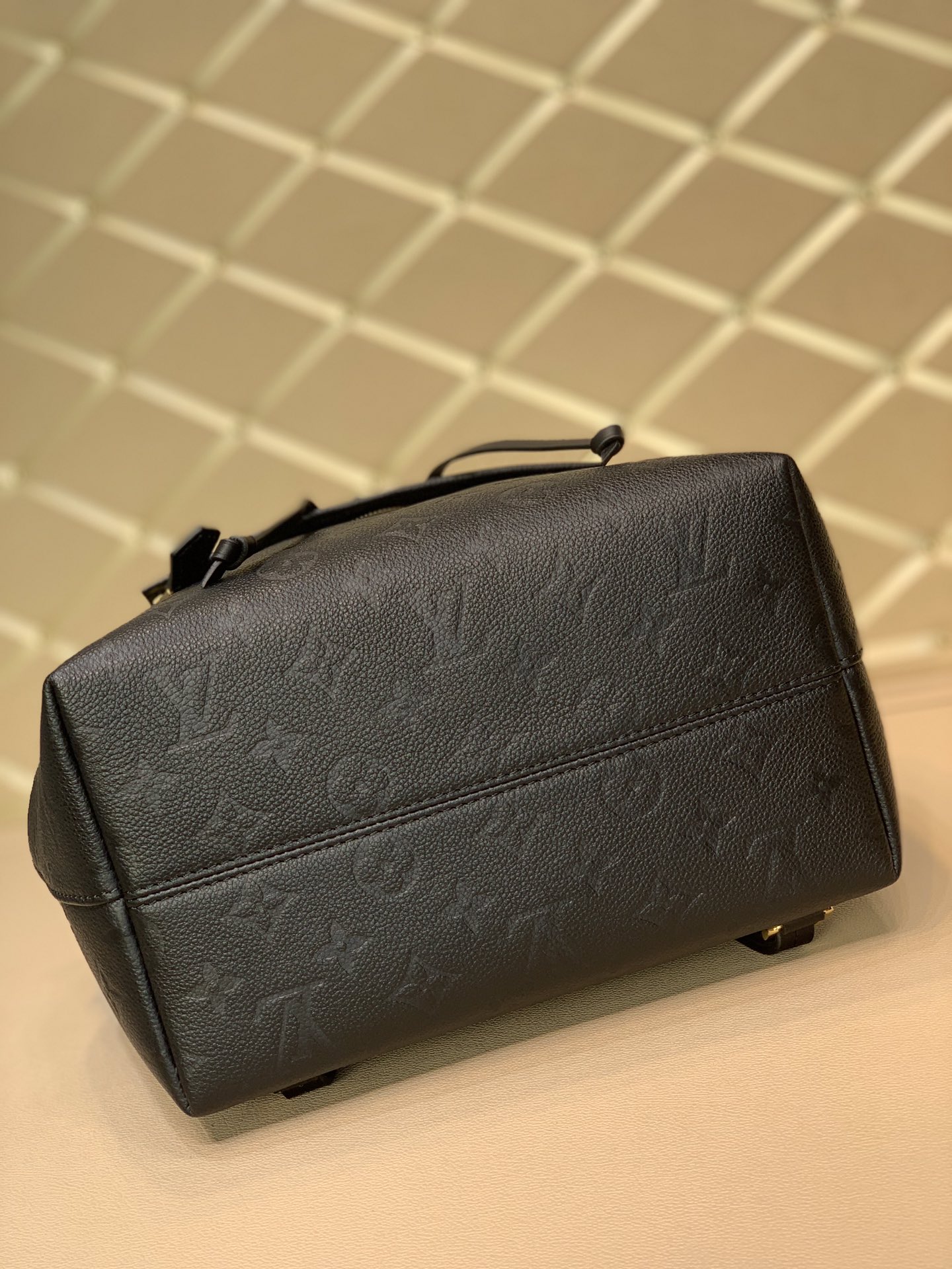 l**is V*t*n montsouris backpack-27.5 x 33.0 x 14.cm