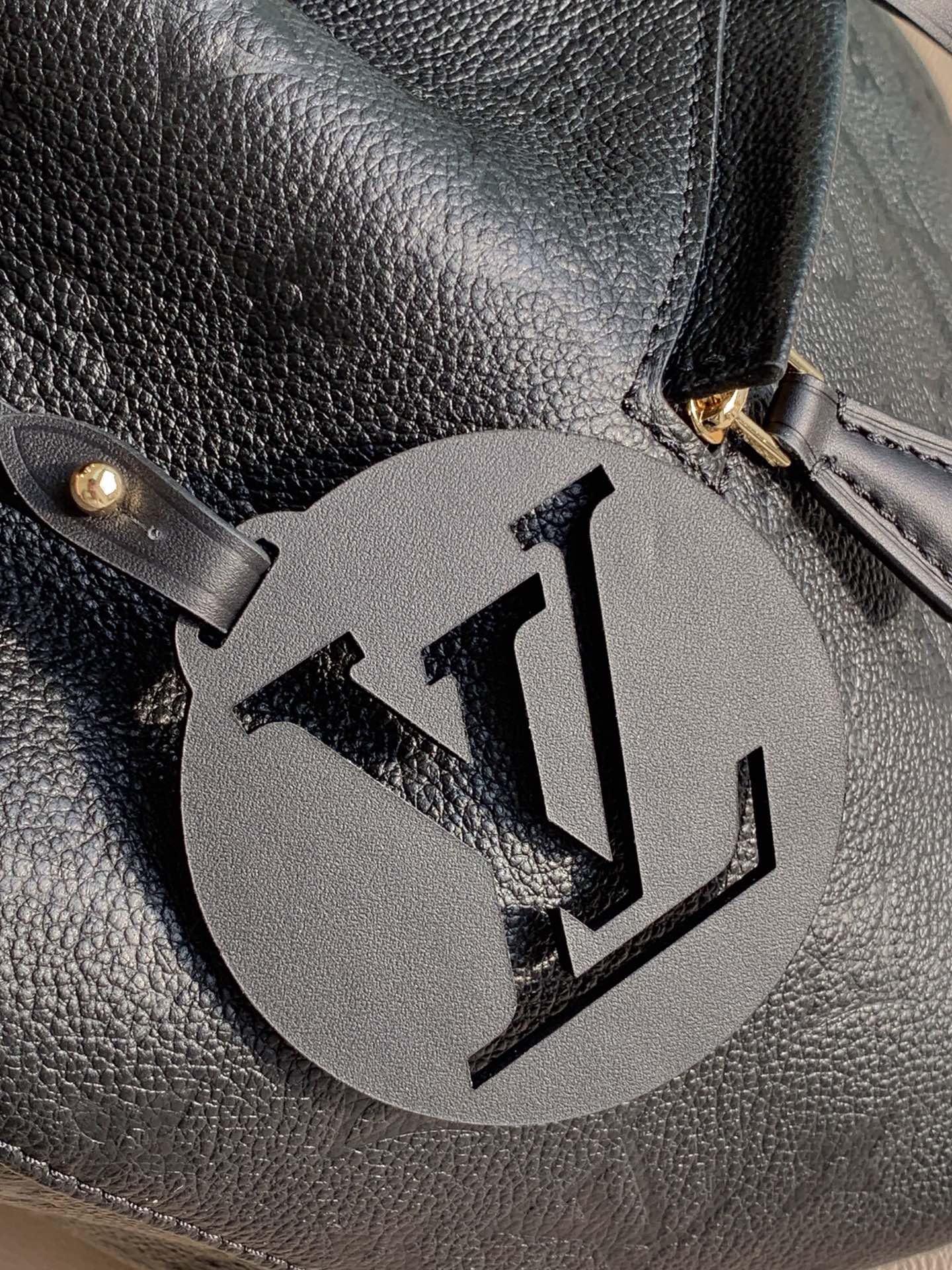 l**is V*t*n montsouris backpack-27.5 x 33.0 x 14.cm