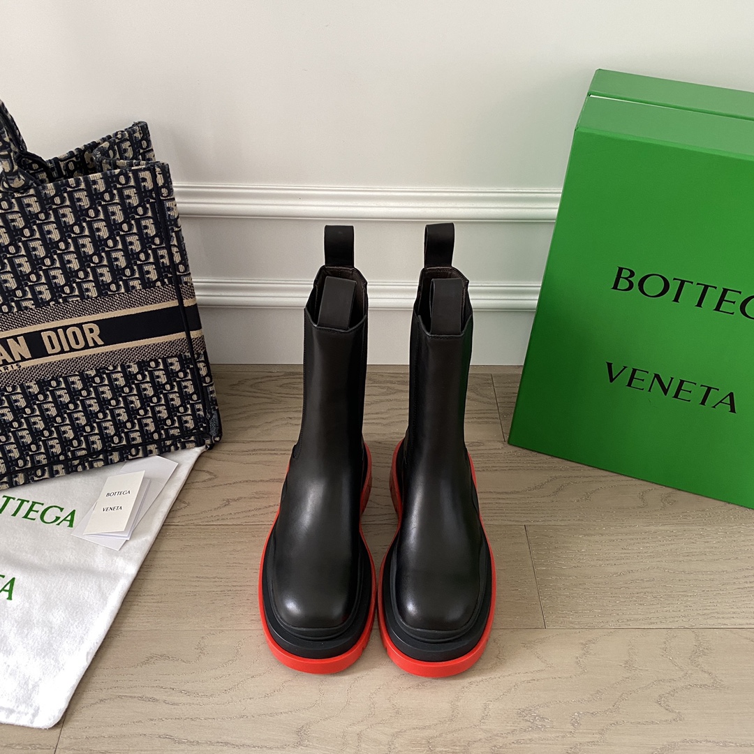 Bo*te*ga ve*ne*ta boots