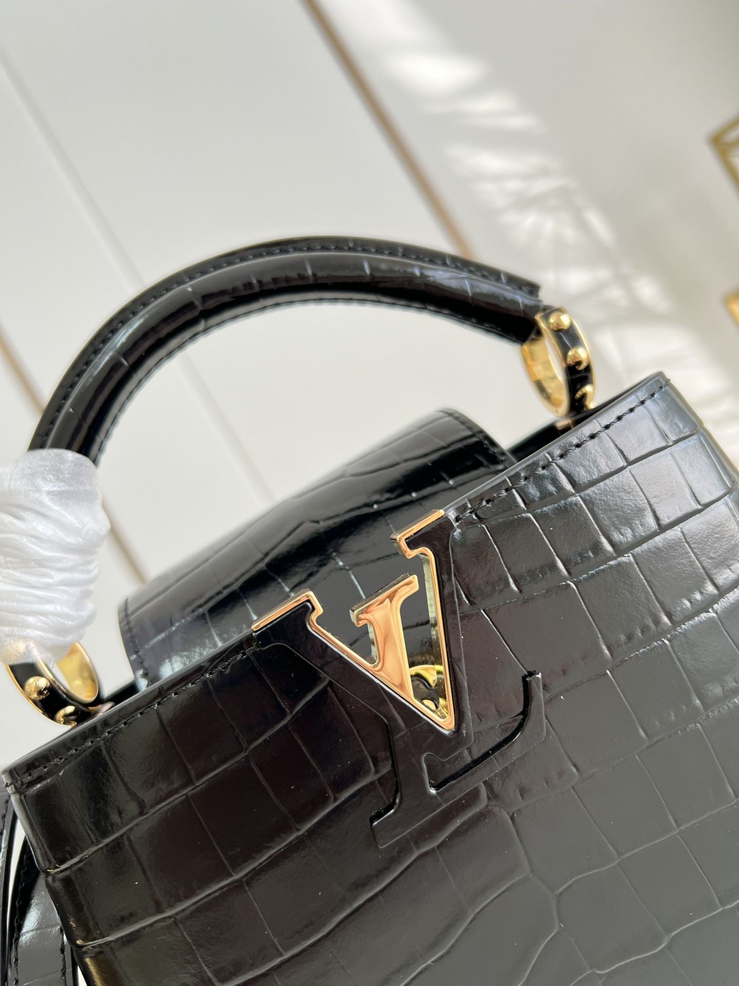 l**is V*t*n mini capucines handlebag-21*14*8cm