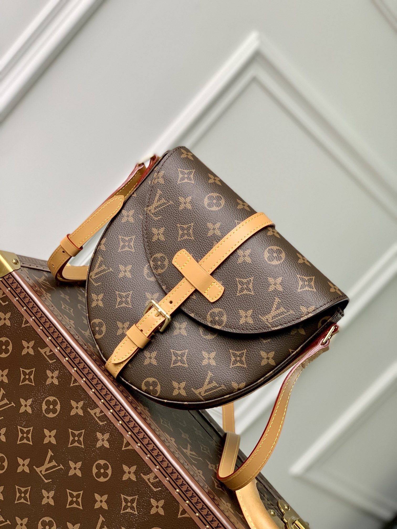 l**is V*t*n vintage saddle bag-22*24*7cm