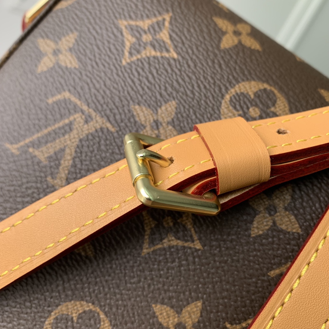 l**is V*t*n vintage saddle bag-22*24*7cm