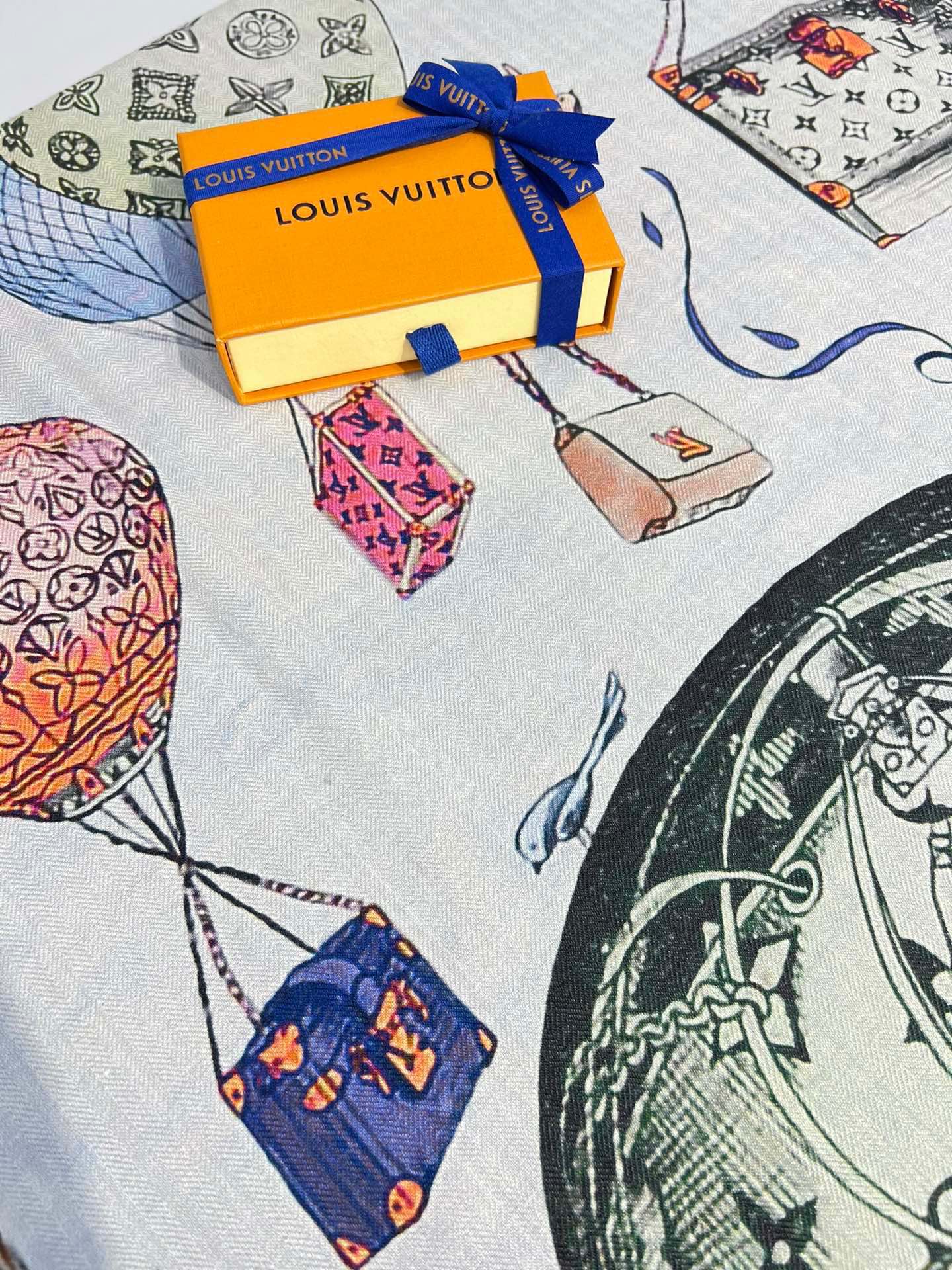 l**is V*t*n shawls-140*140cm