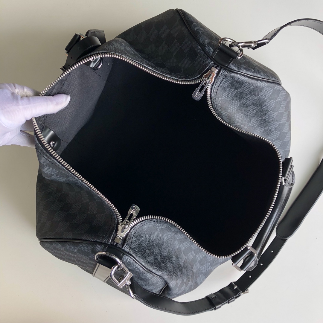 l**is V*t*n keepall