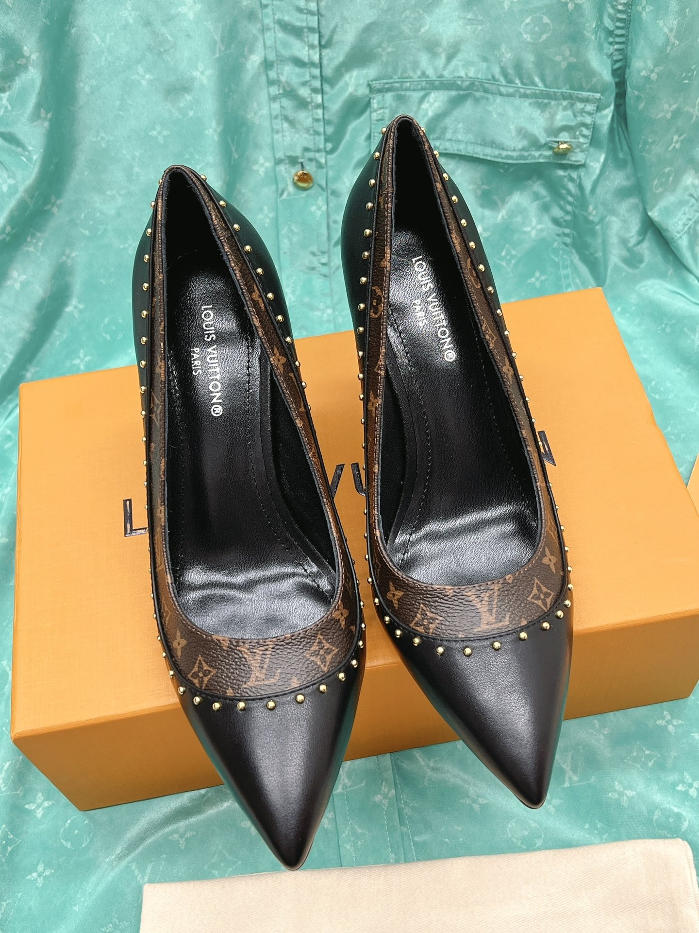 l**is V*t*n heel-10.5cm