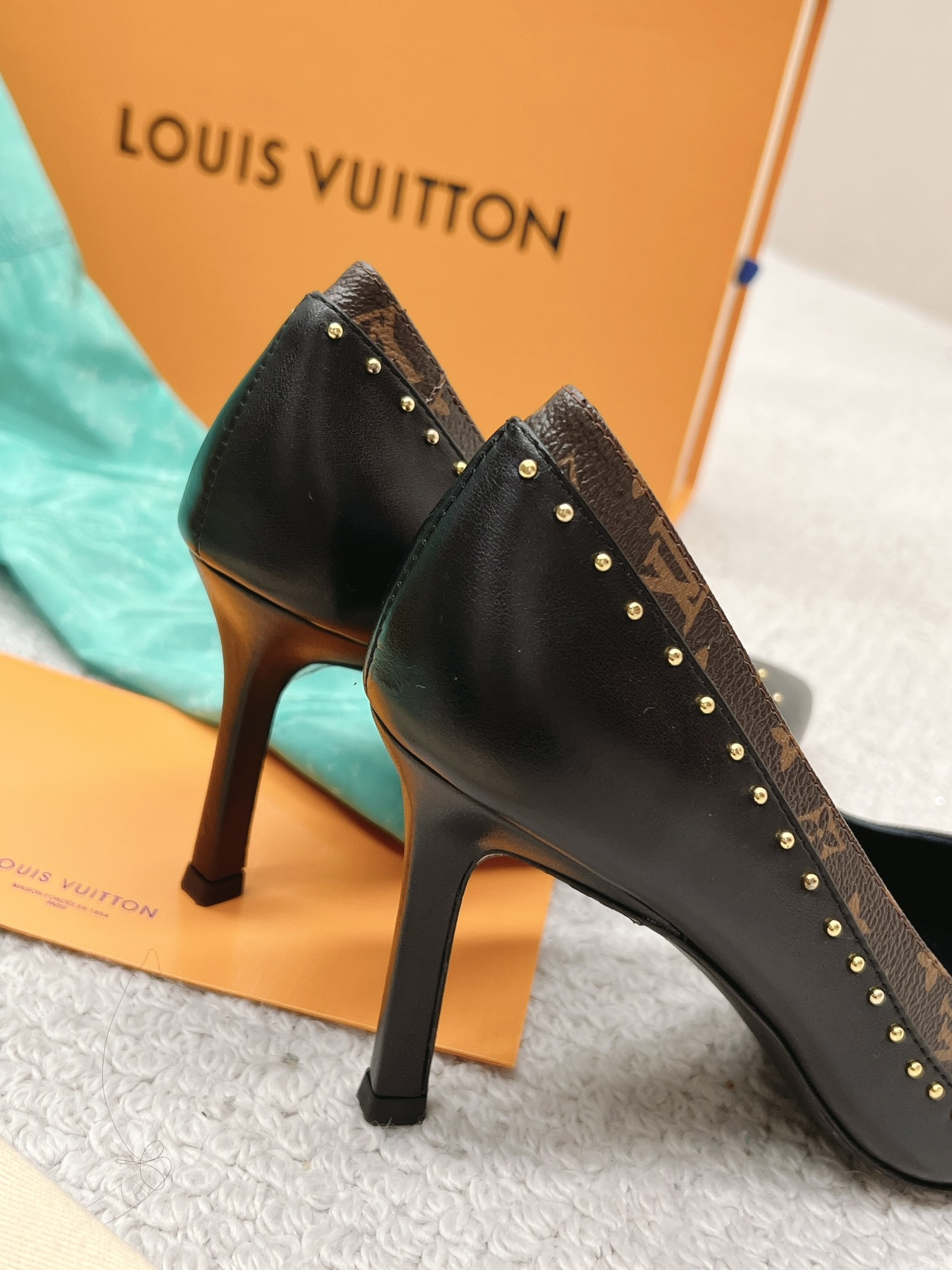 l**is V*t*n heel-10.5cm