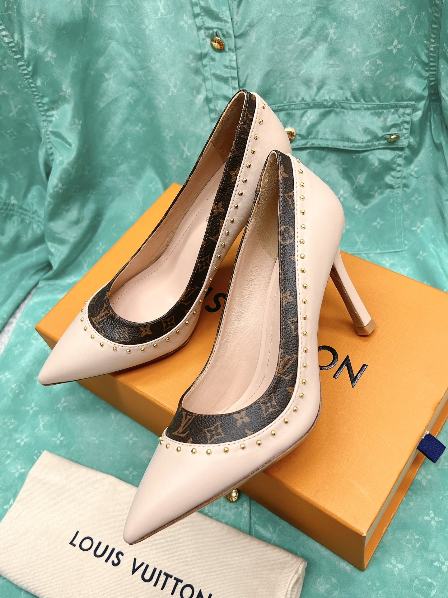 l**is V*t*n heel-10.5cm