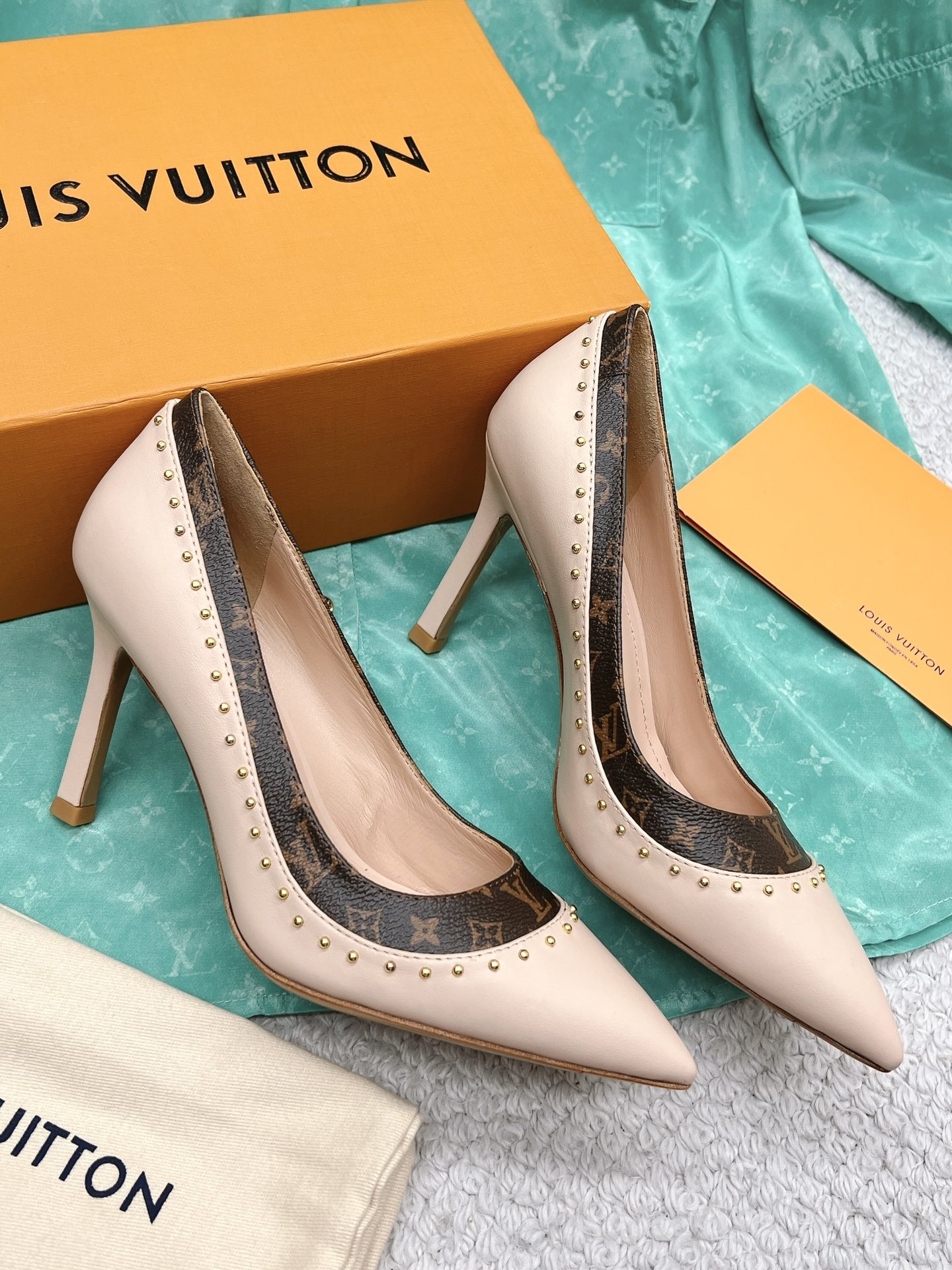 l**is V*t*n heel-10.5cm