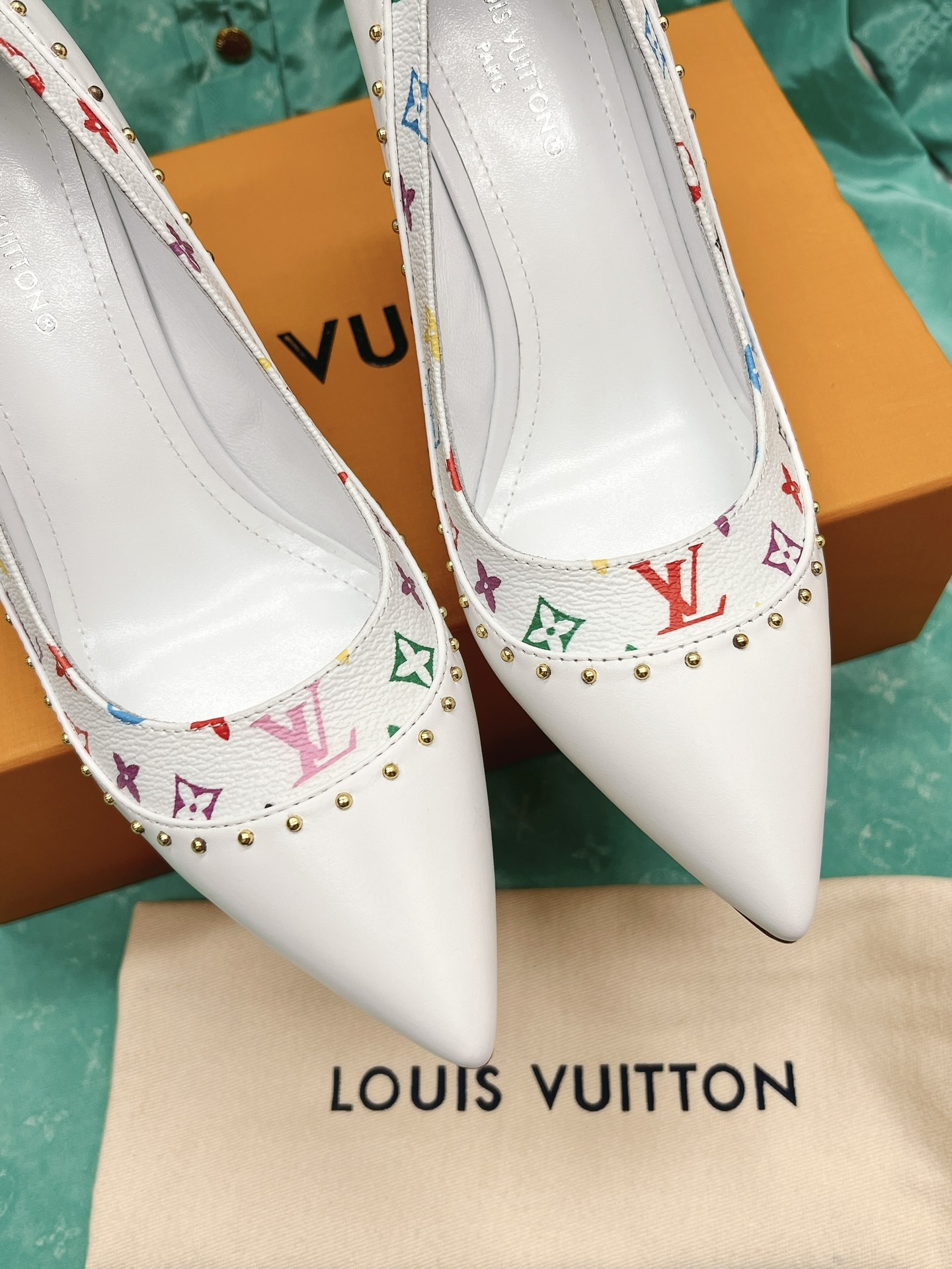 l**is V*t*n heel-10.5cm