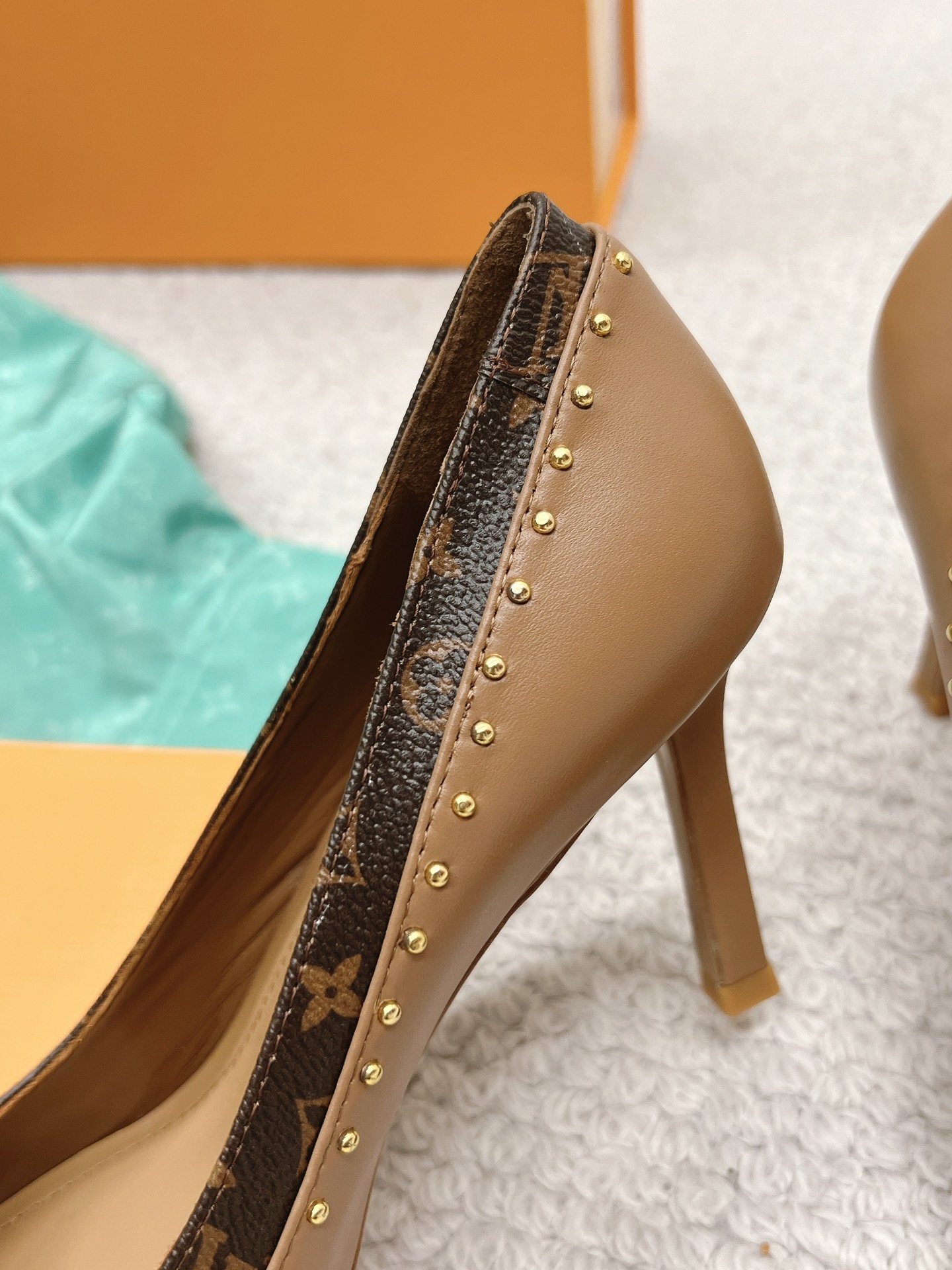 l**is V*t*n heel-10.5cm