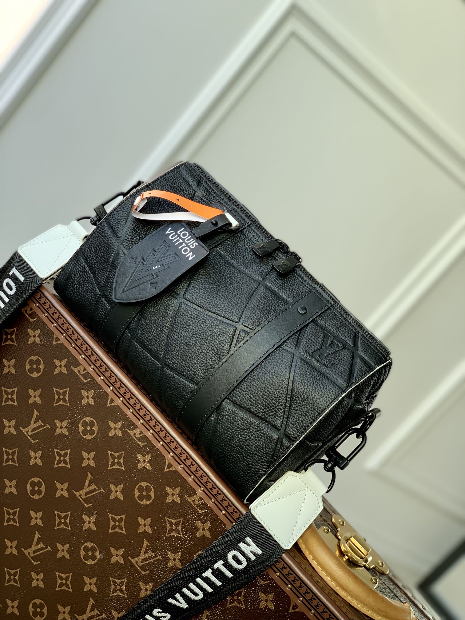 l**is V*t*n city keepall-27x17x13cm