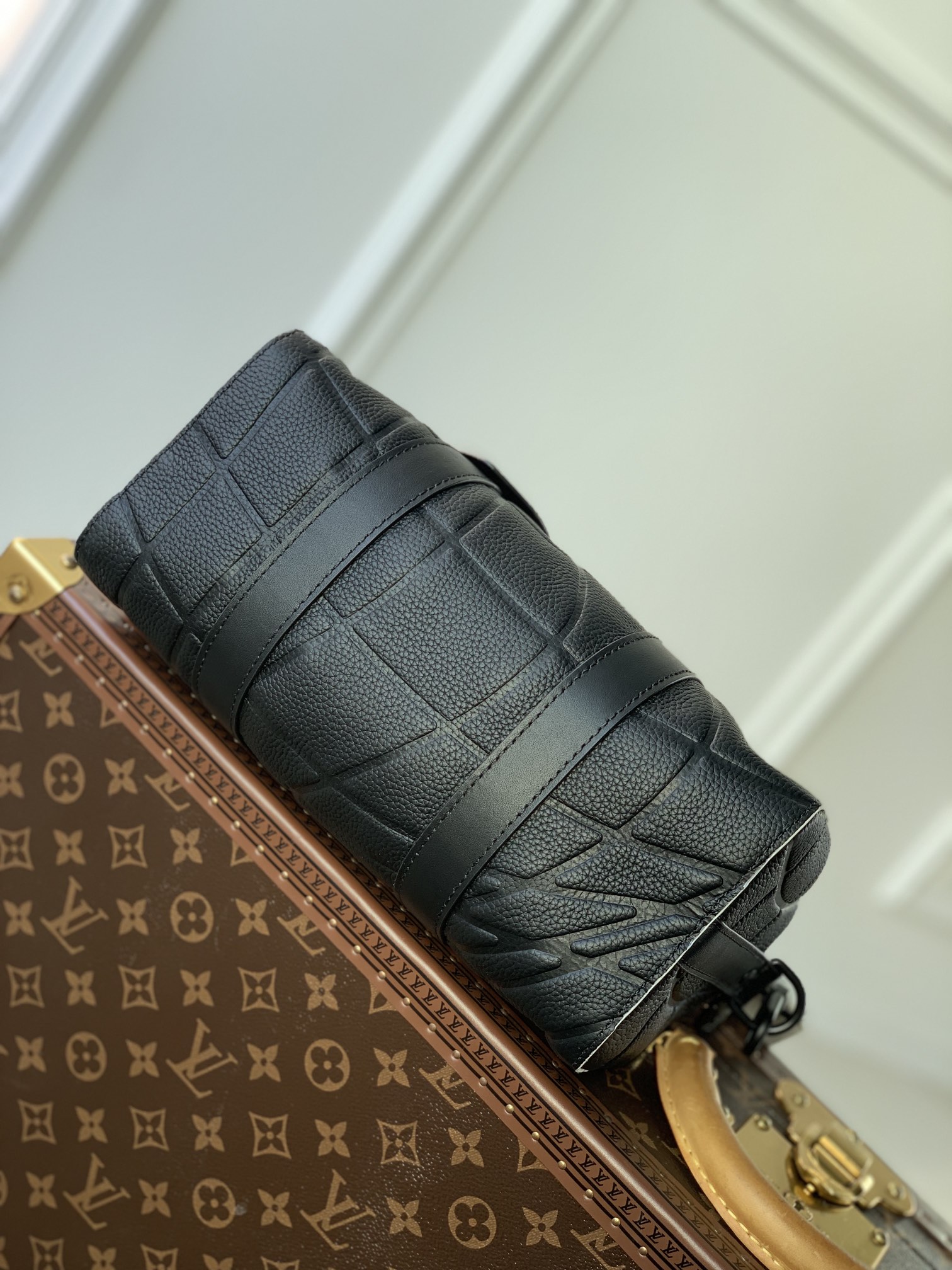 l**is V*t*n city keepall-27x17x13cm