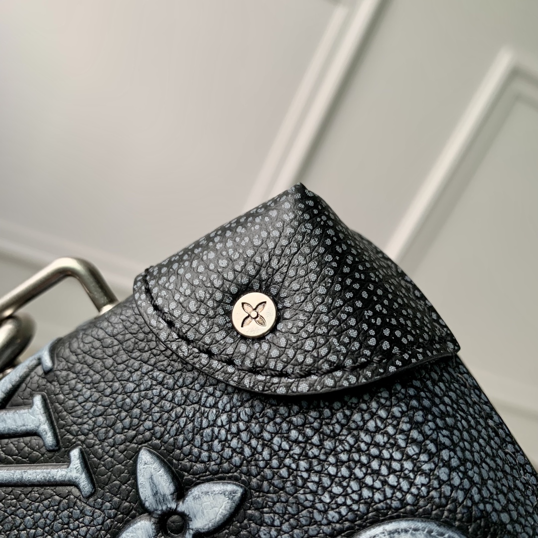 l**is V*t*n soft trunk-m81776-22.5*14*5 m