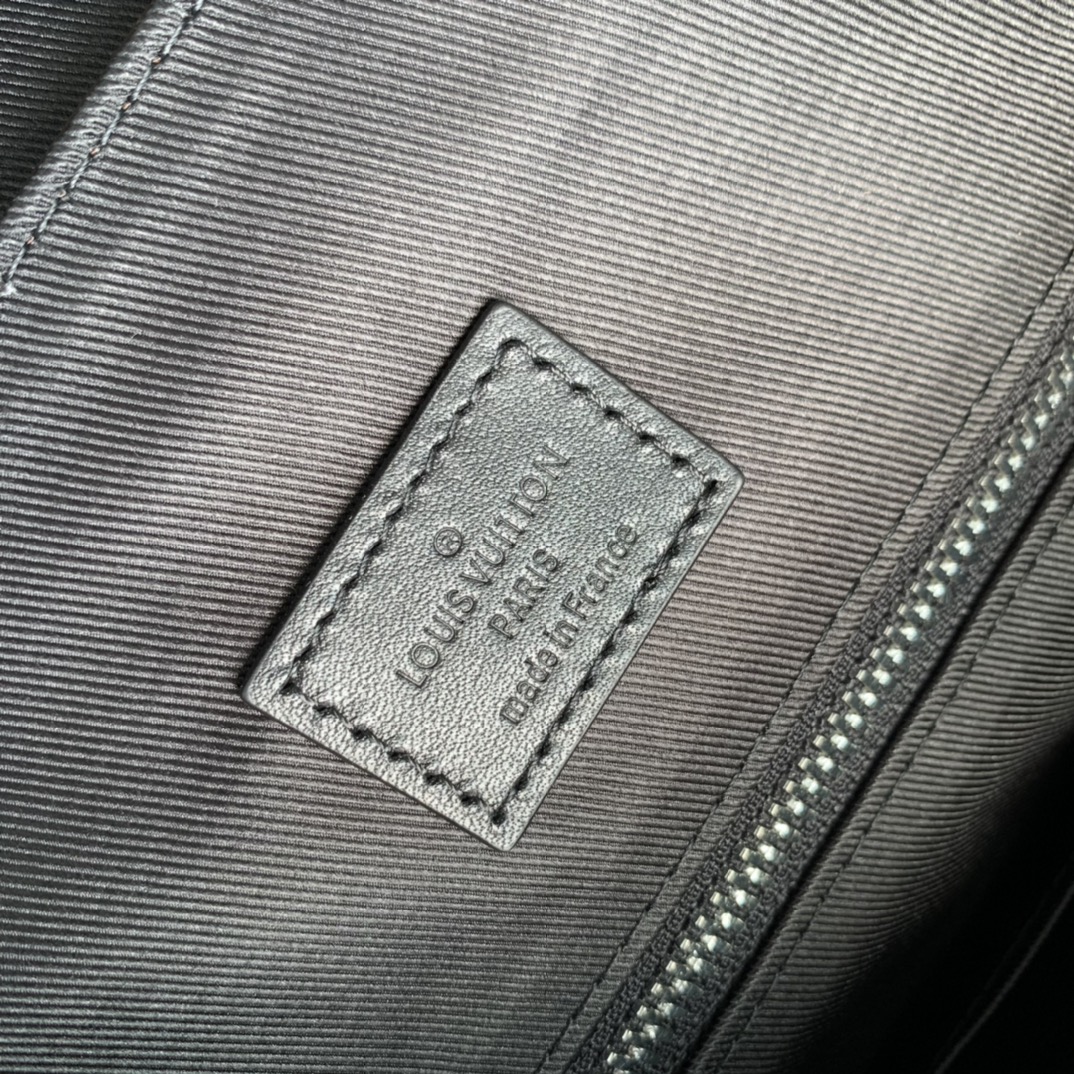 l**is V*t*n christopher backpack m46247-32*39*12cm
