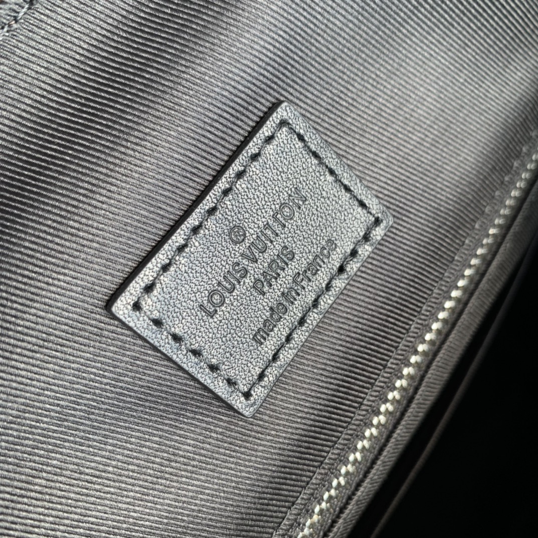 l**is V*t*n christopher backpack m46247-32*39*12cm