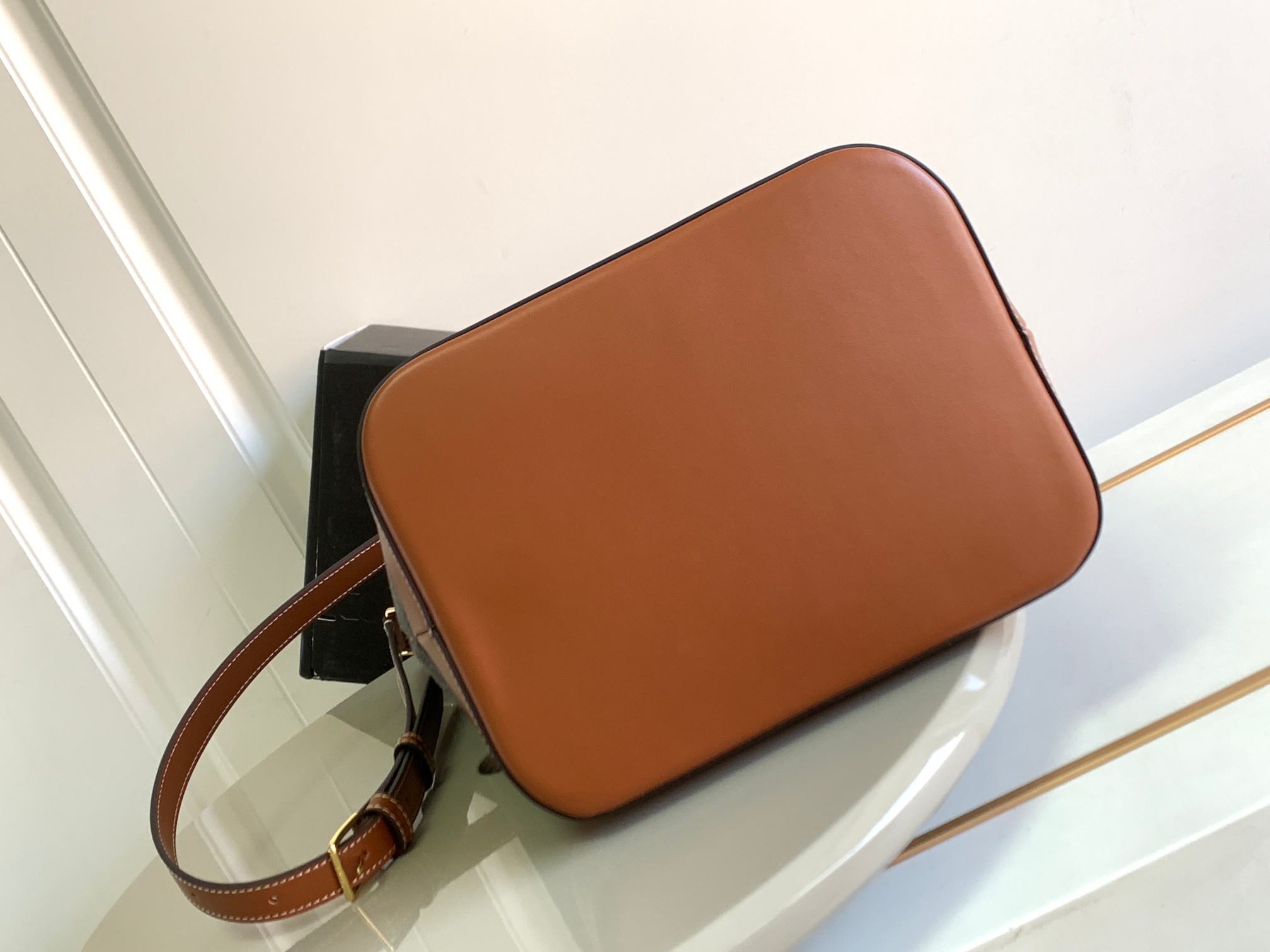 Ce**e cuir bucket-33x 27x 17cm