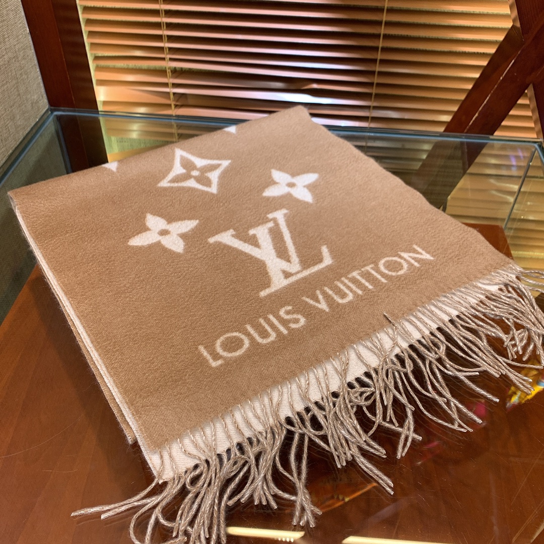 l**is V*t*n scarf-191 x 46cm