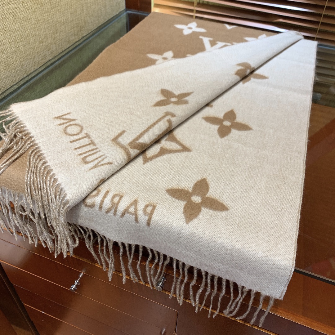 l**is V*t*n scarf-191 x 46cm
