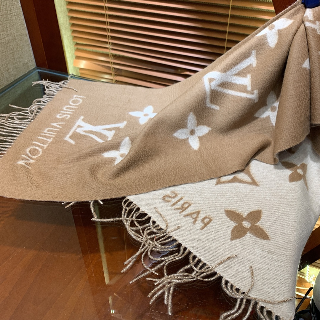 l**is V*t*n scarf-191 x 46cm