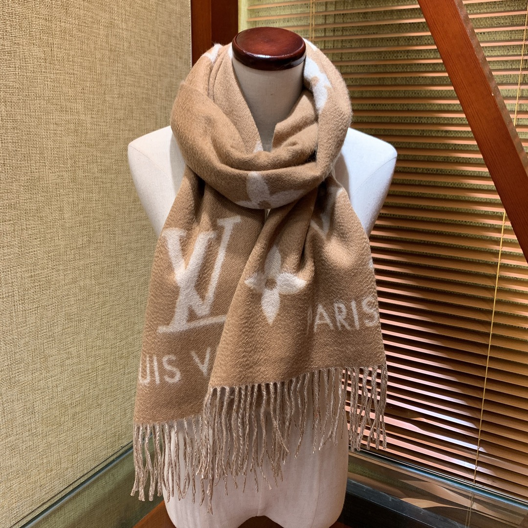 l**is V*t*n scarf-191 x 46cm
