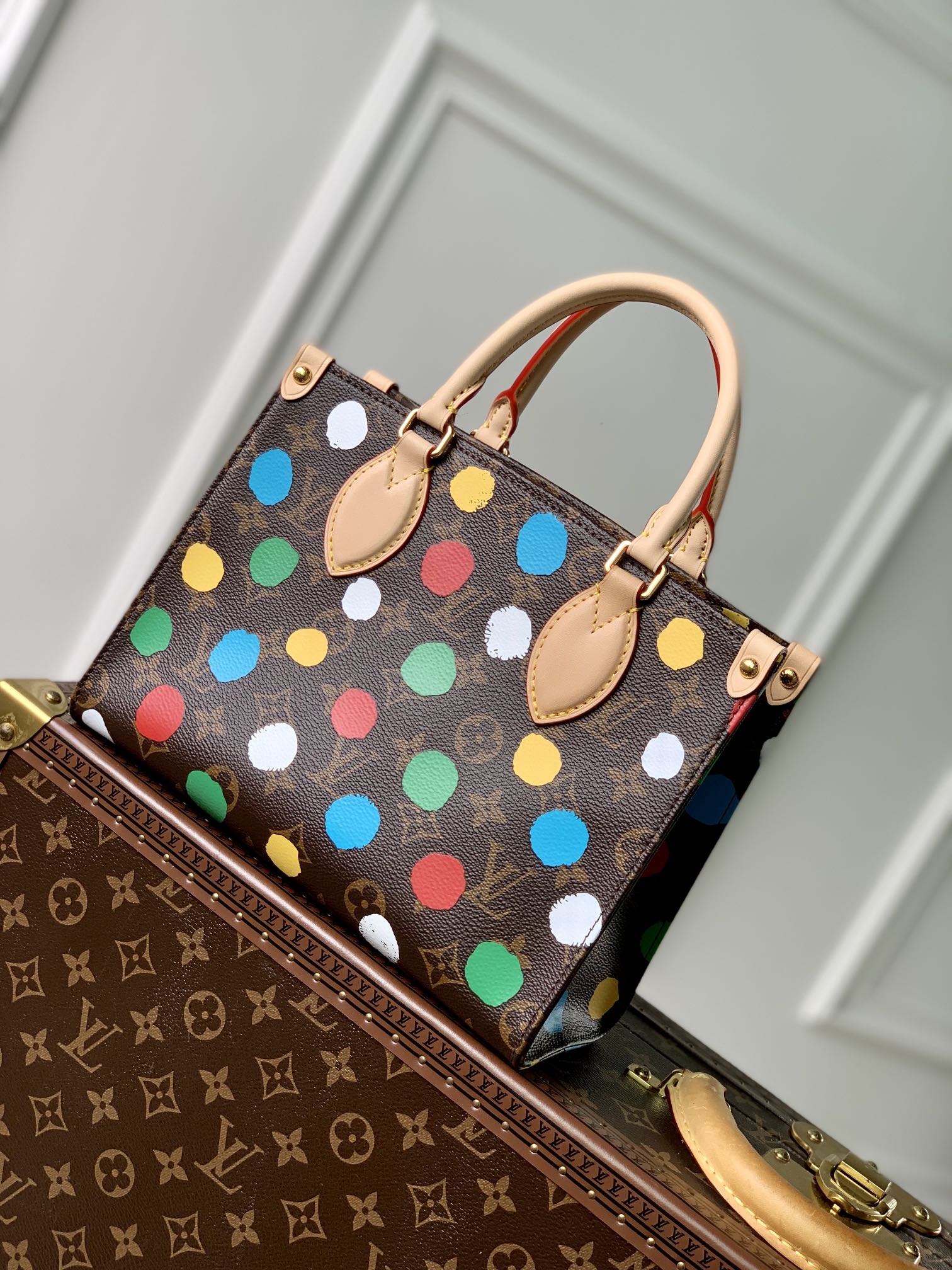 l**is V*t*n x yk onthego handbag-25*19*11.5 cm