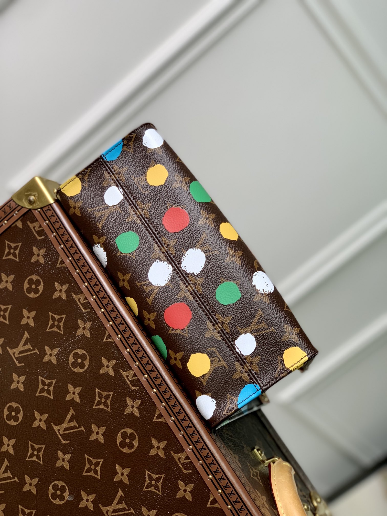 l**is V*t*n x yk onthego handbag-25*19*11.5 cm