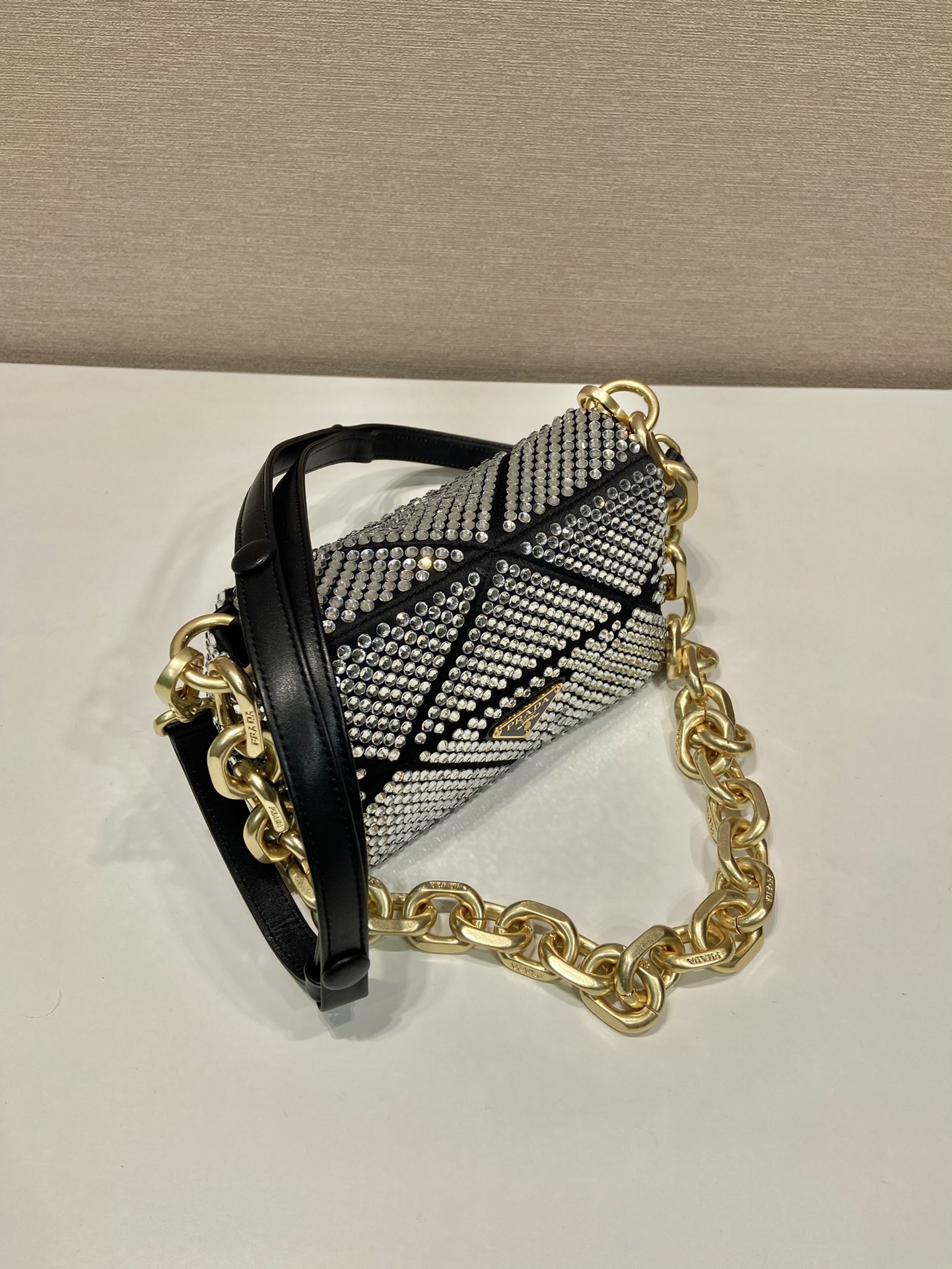 Pra*a handbags bd329-17*11.5*6.5cm