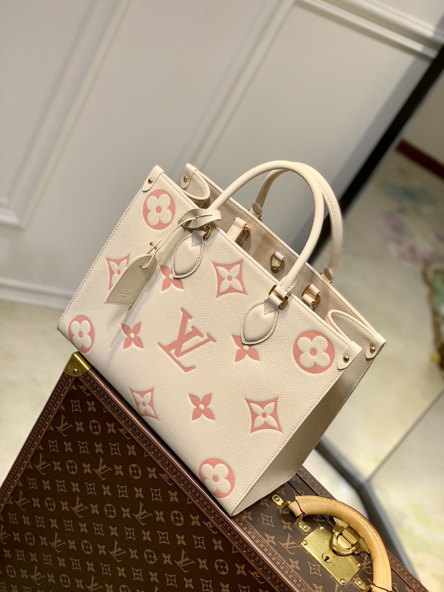 l**is V*t*n x ykonthego handbag-35 x 27 x 14 cm