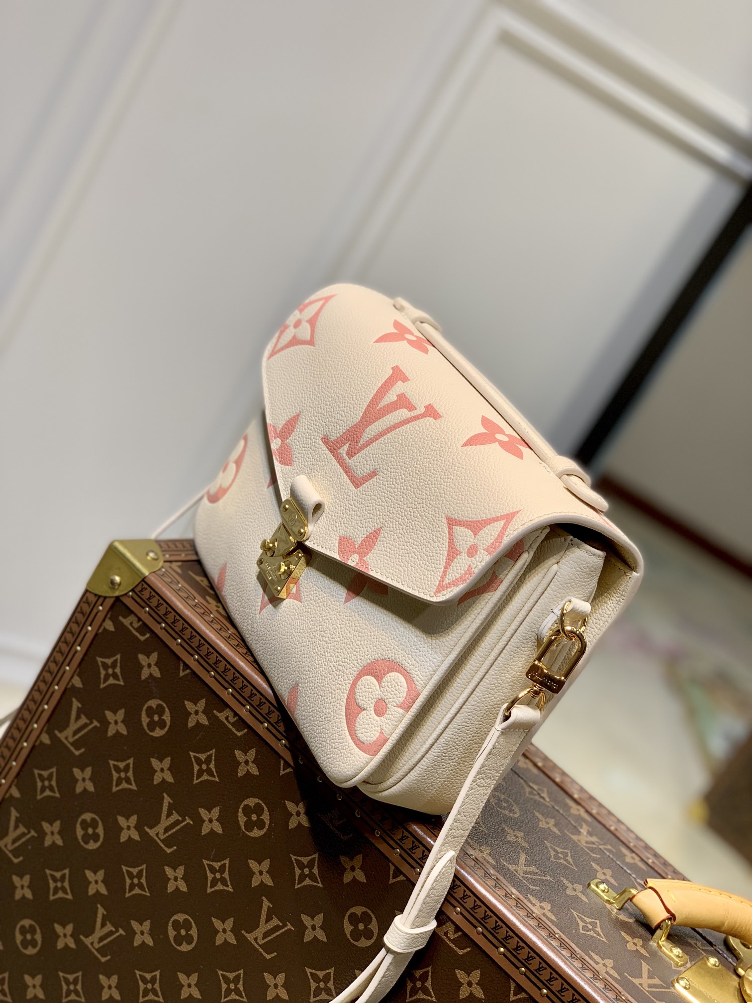 l**is V*t*n pochette metis handbags-25*19*7cm