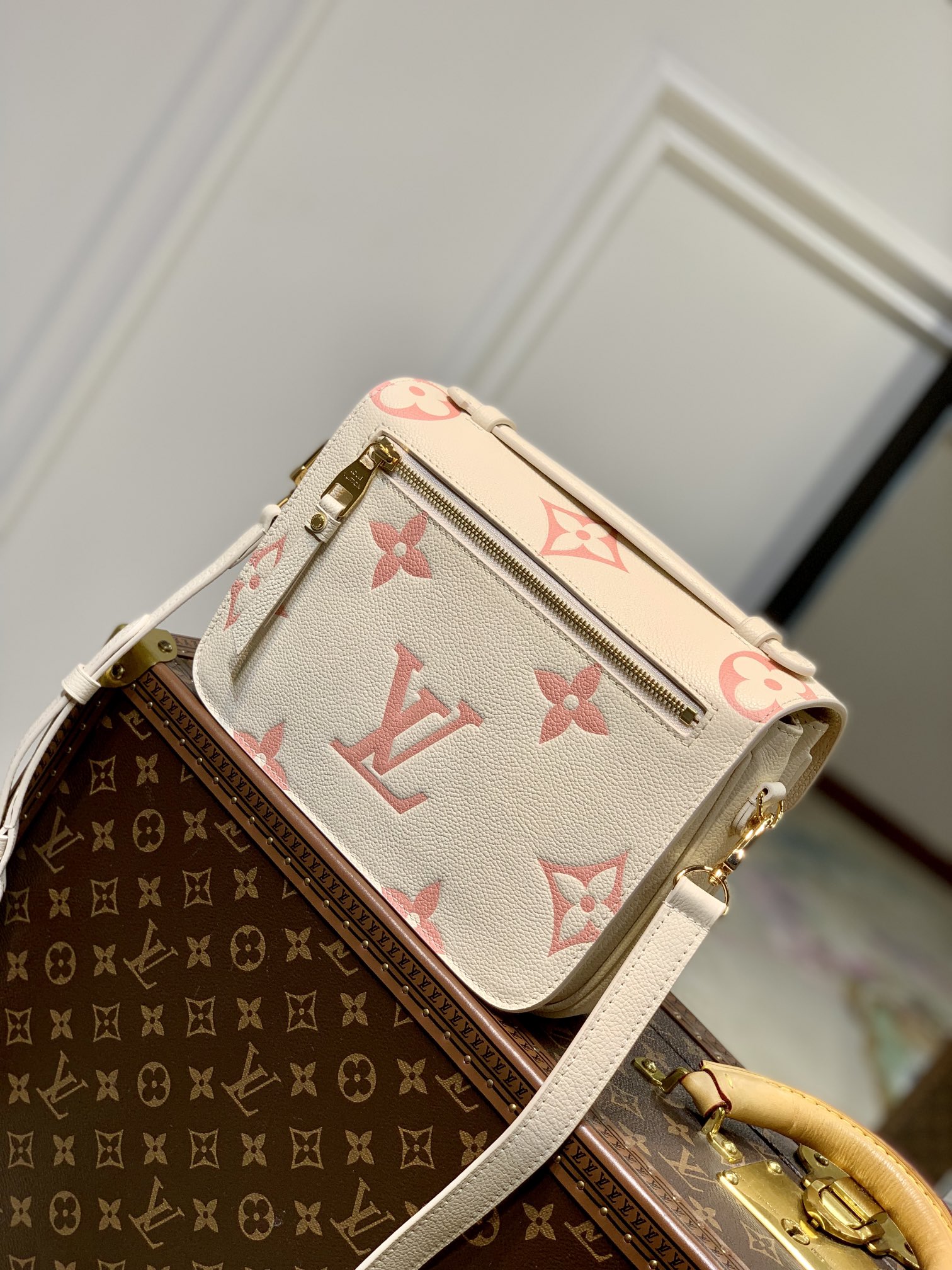 l**is V*t*n pochette metis handbags-25*19*7cm