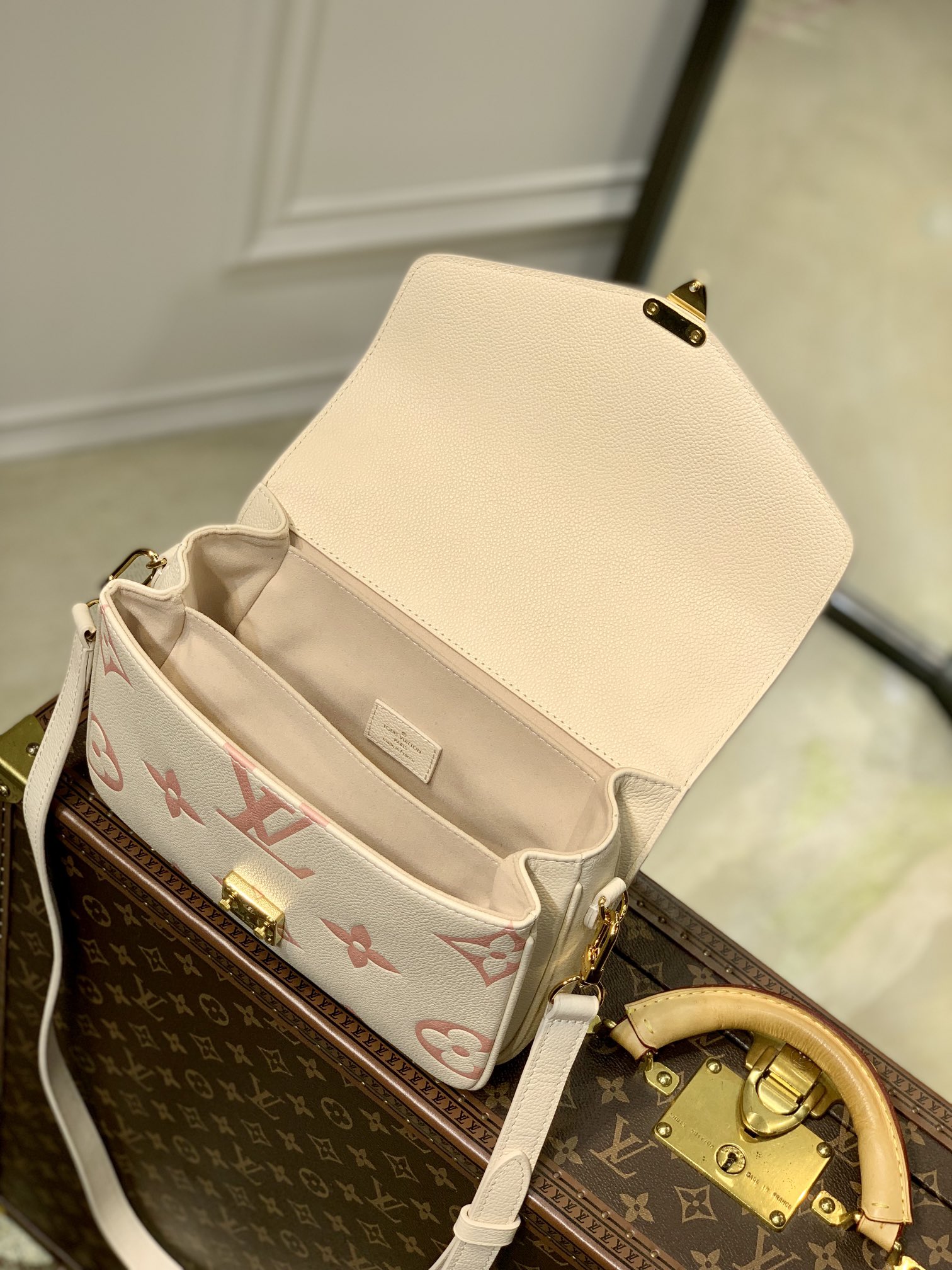 l**is V*t*n pochette metis handbags-25*19*7cm