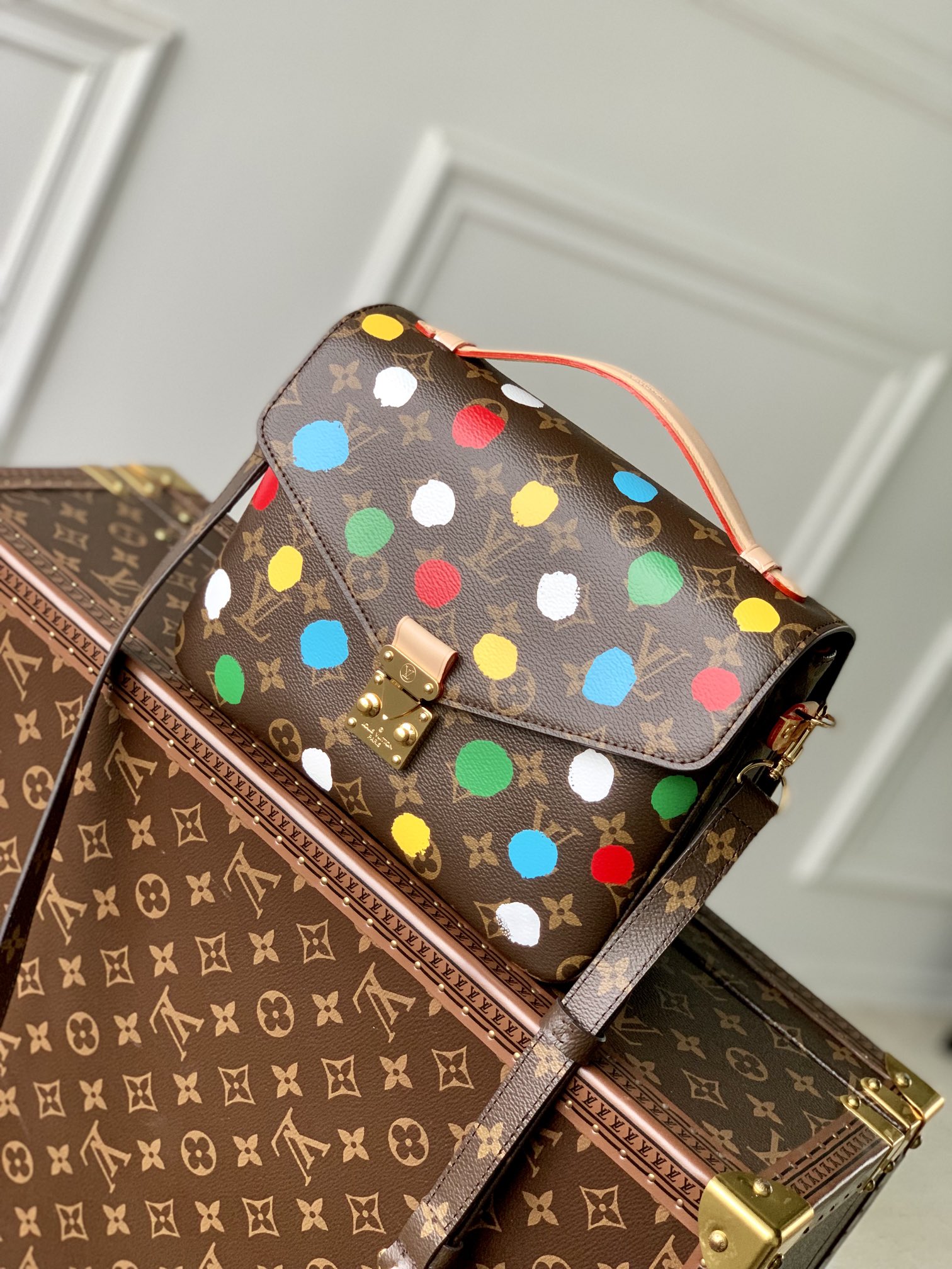 l**is V*t*n pochette metis handbags-25*19*7cm