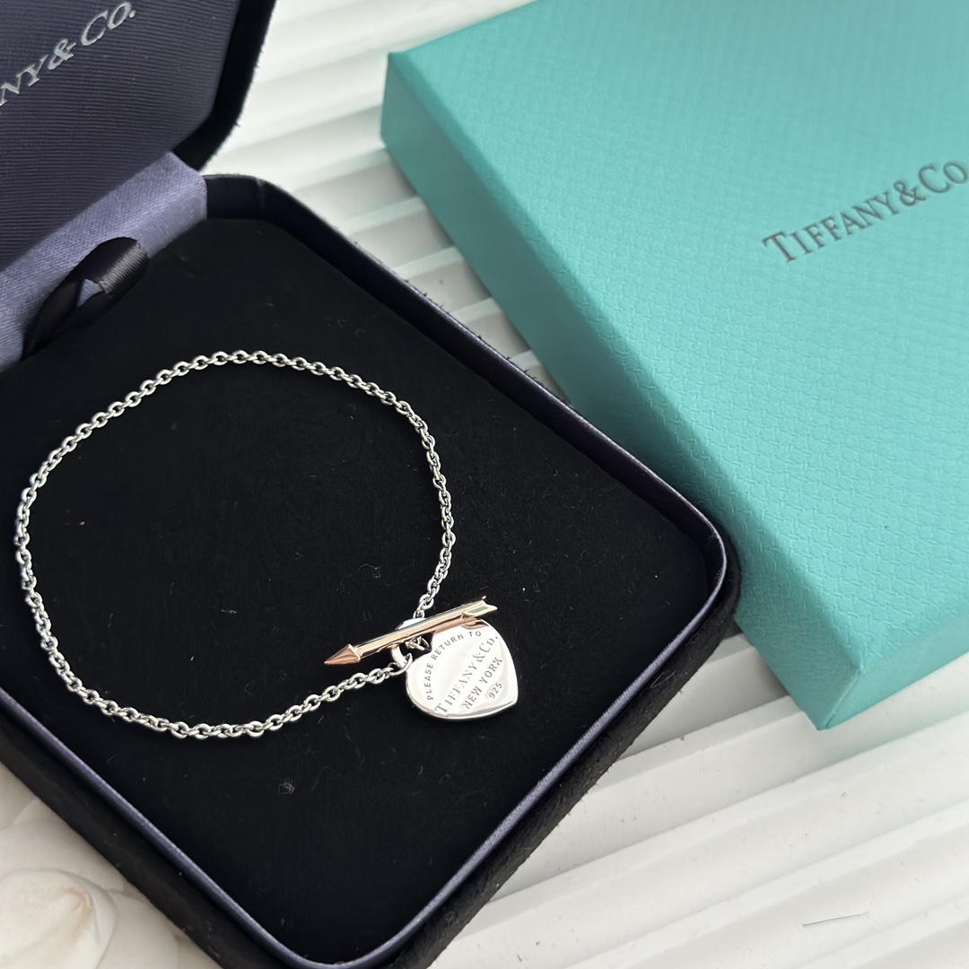 T*f*ny bracelet