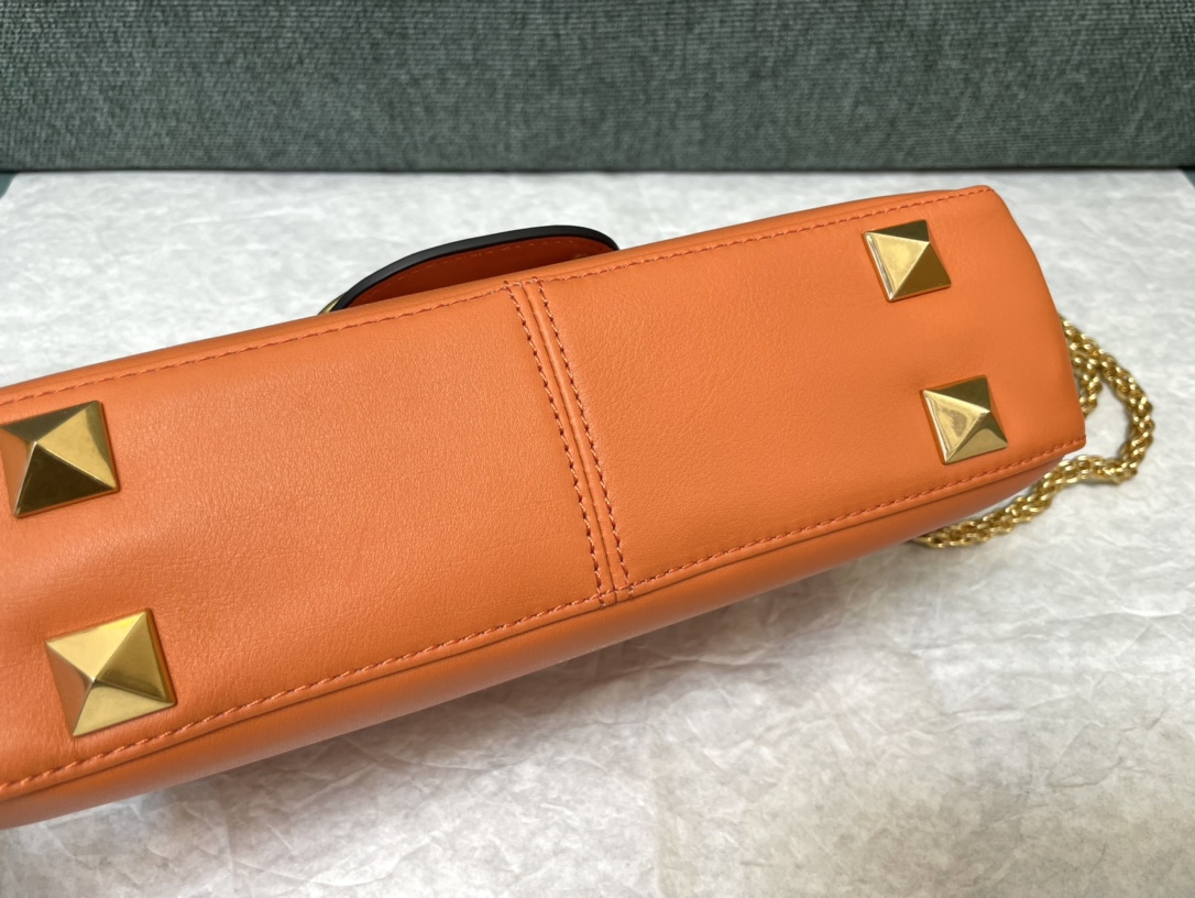 Valentino GaravaniStudSian-28*17*8CM