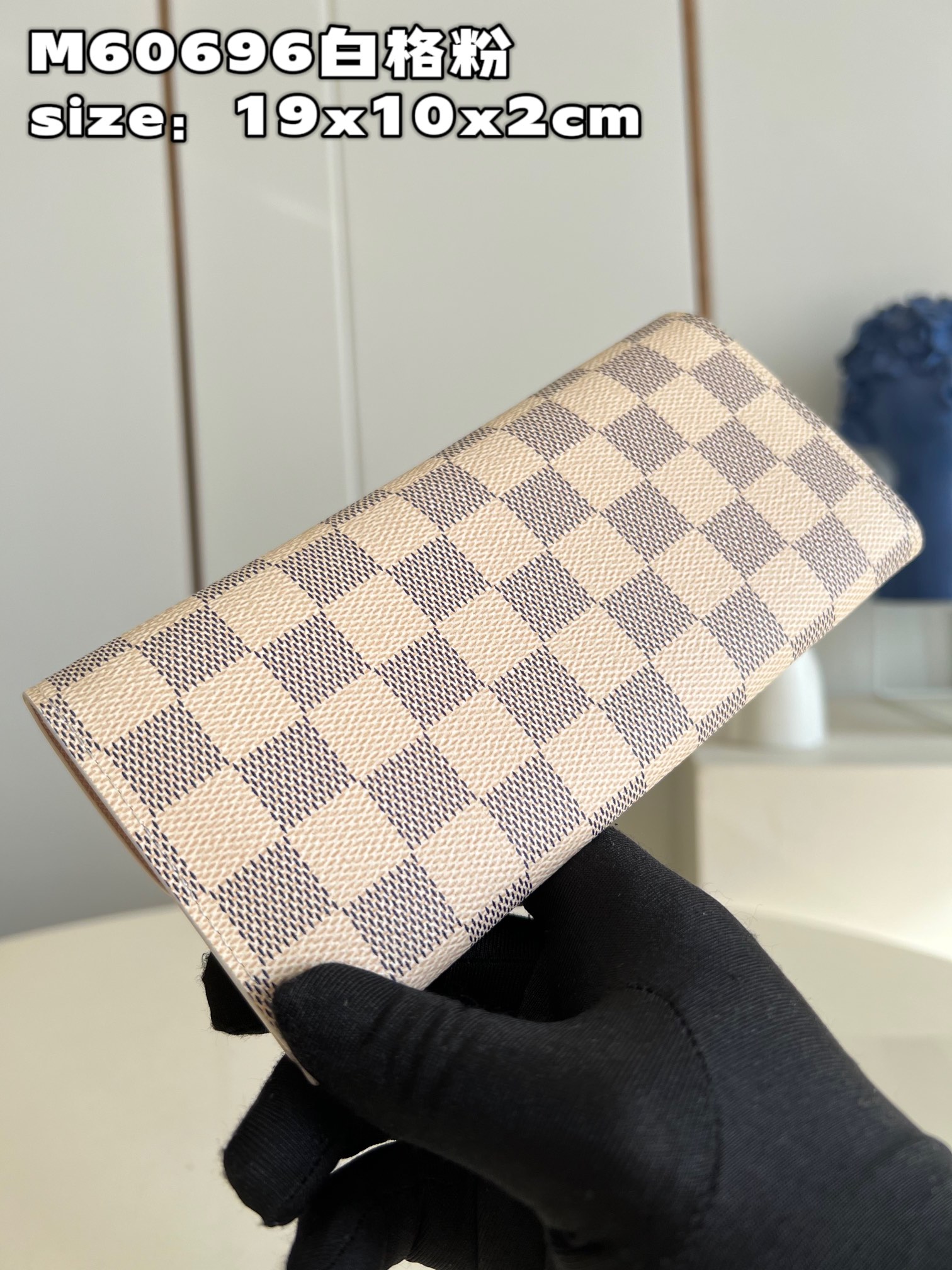 l**is V*t*n emilie wallet m60696-19x10x2cm