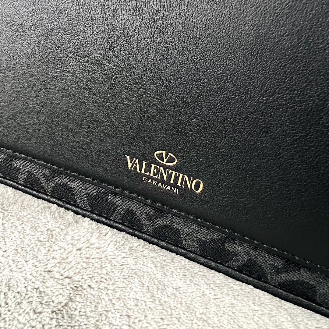 Valentino Garavani Loc-27*13*6CM