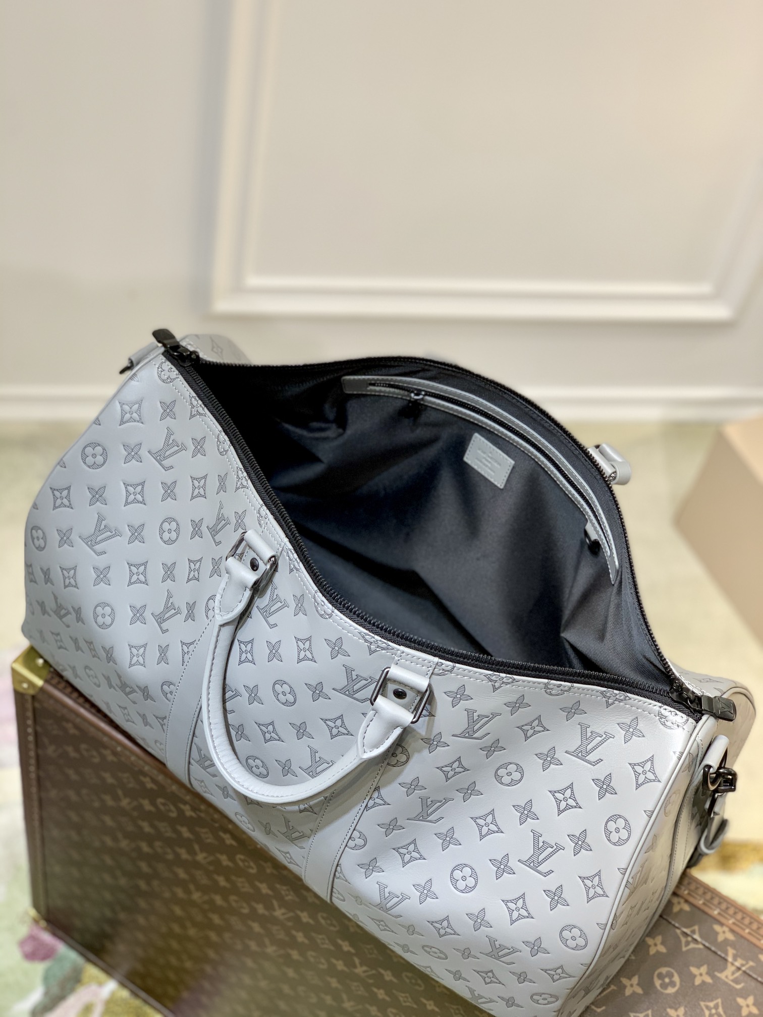 l**is V*t*n keepall bandouliÈre- 50 x 29 x 23cm