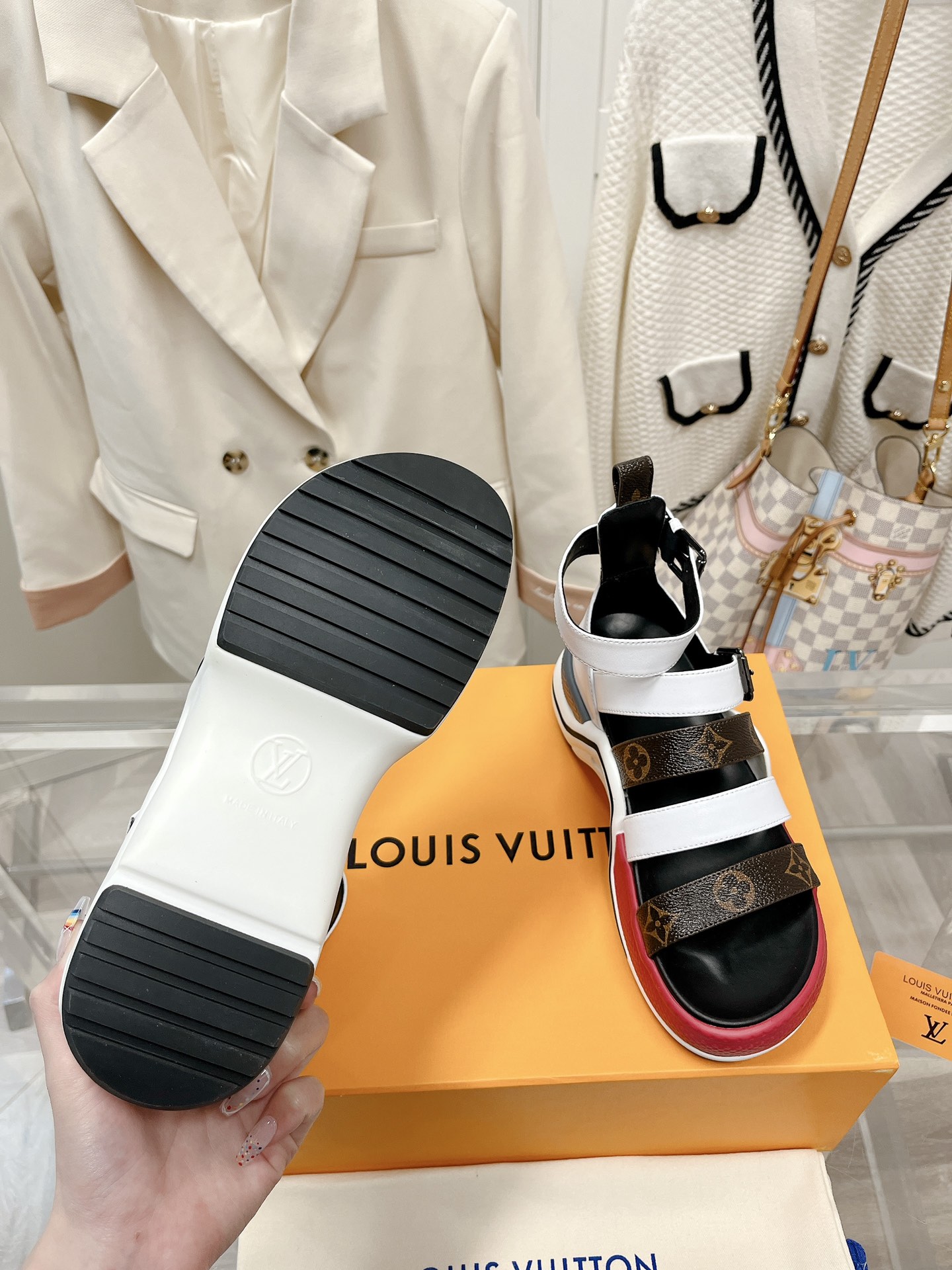 l**is V*t*n archlight heels(eu35-41)