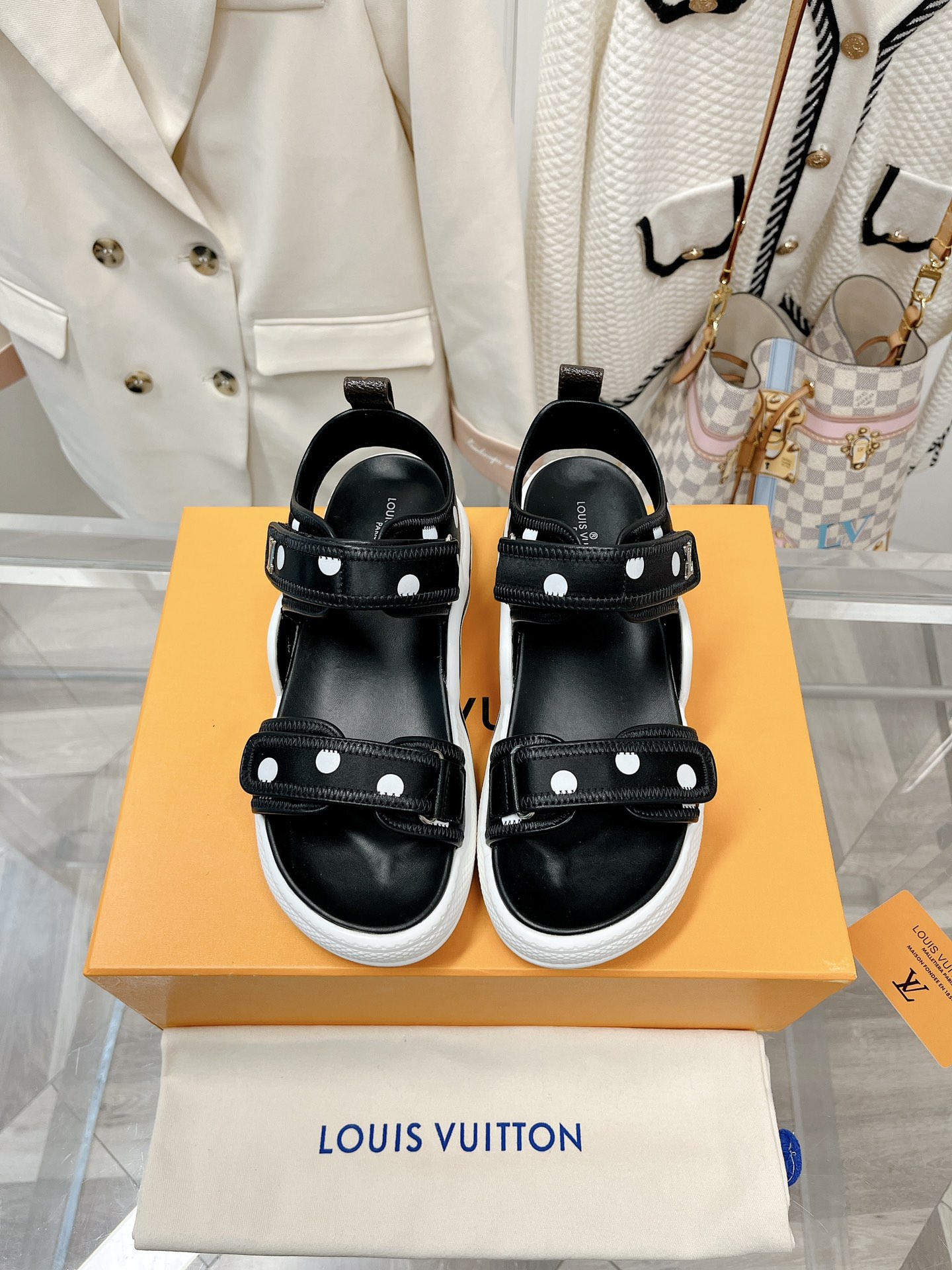 l**is V*t*n archlight heels(eu35-41)