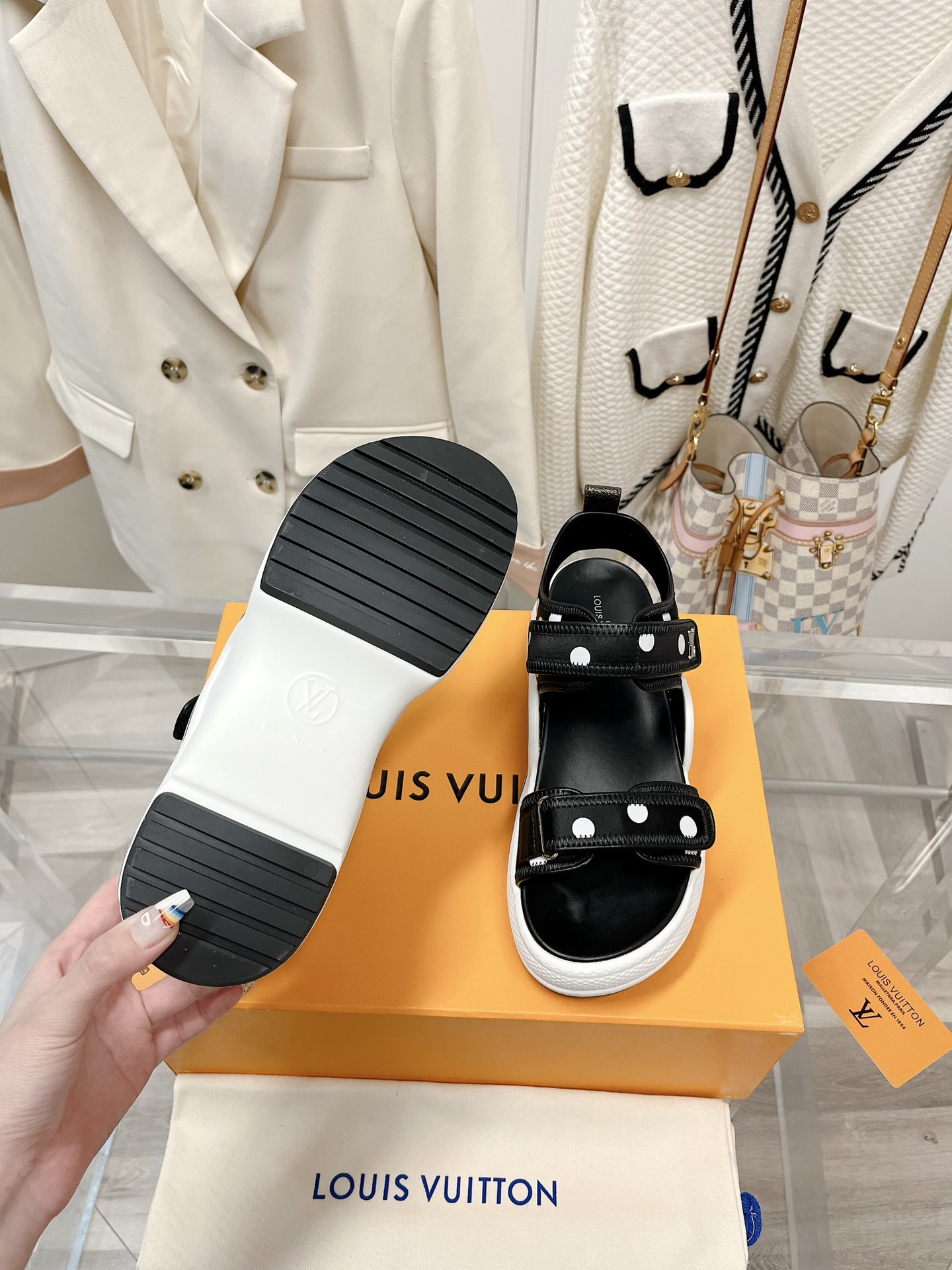 l**is V*t*n archlight heels(eu35-41)