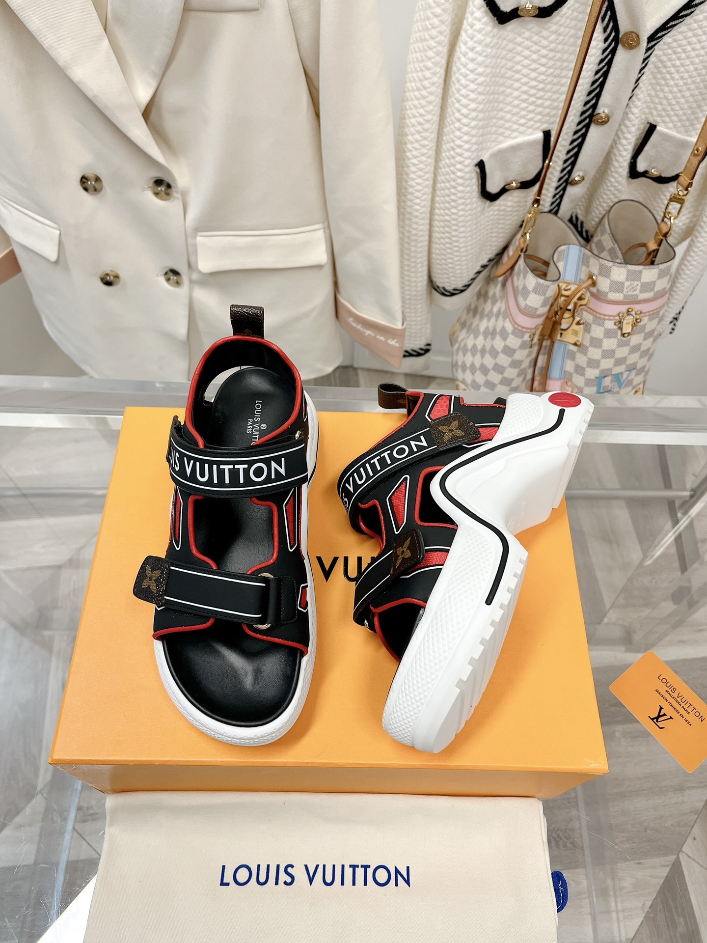 l**is V*t*n archlight heels(eu35-41)